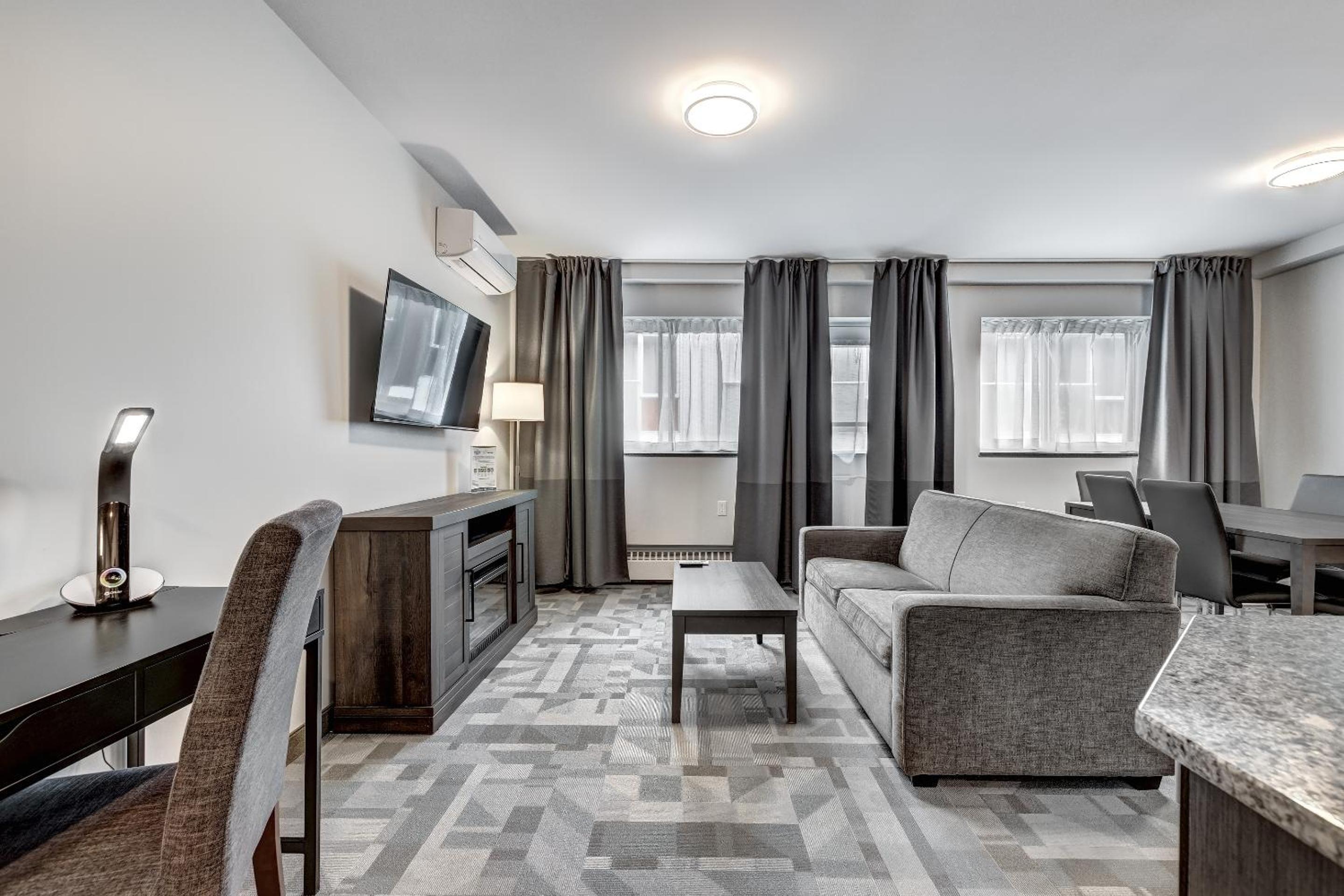 Two-Bedroom Suite photo 1