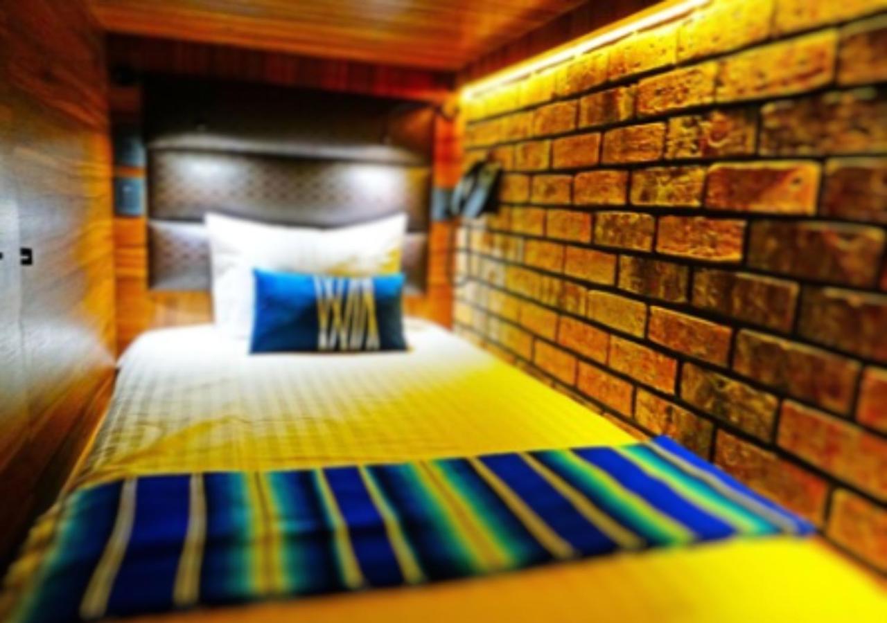 Duplex Suite - Photo 8