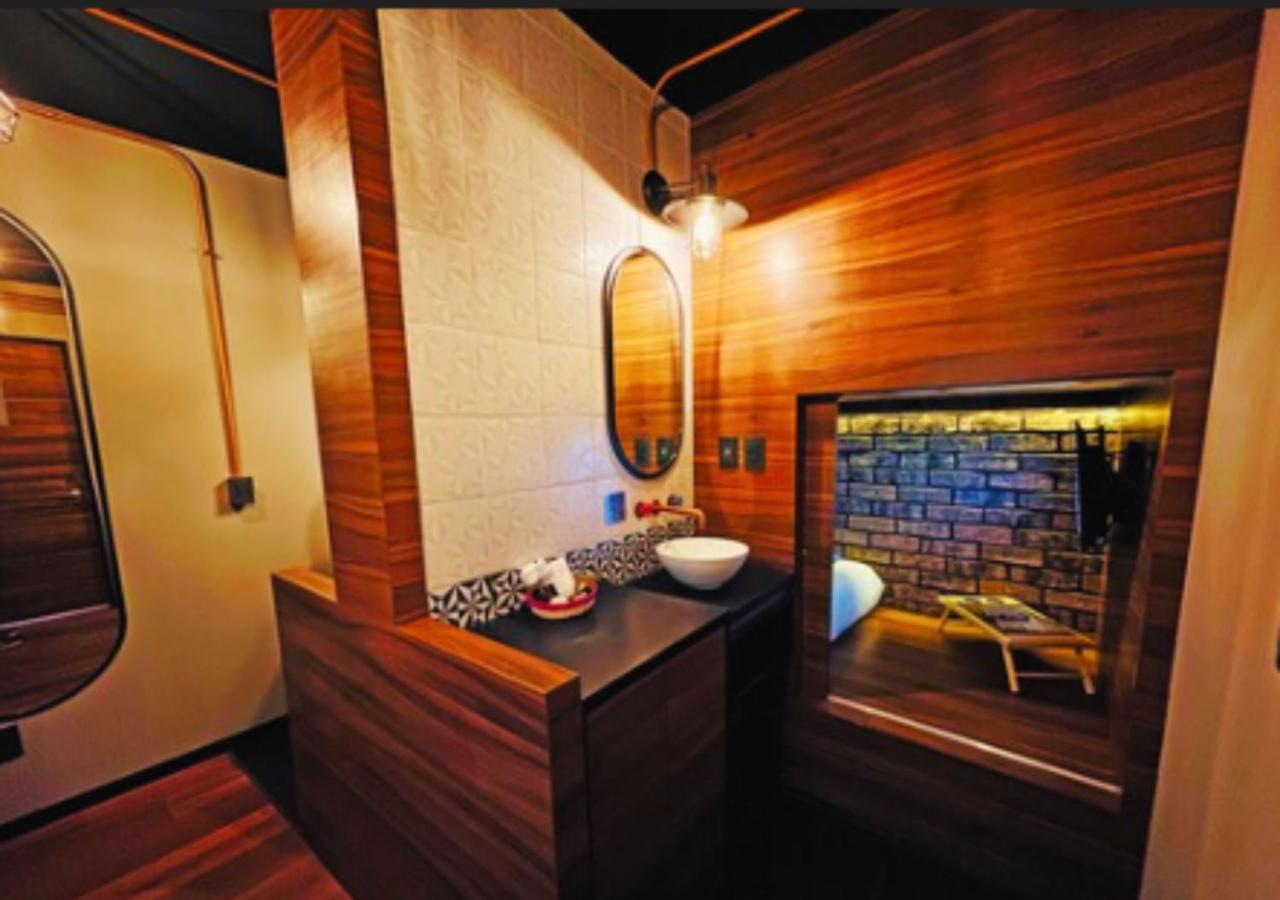 Duplex Suite - Photo 4