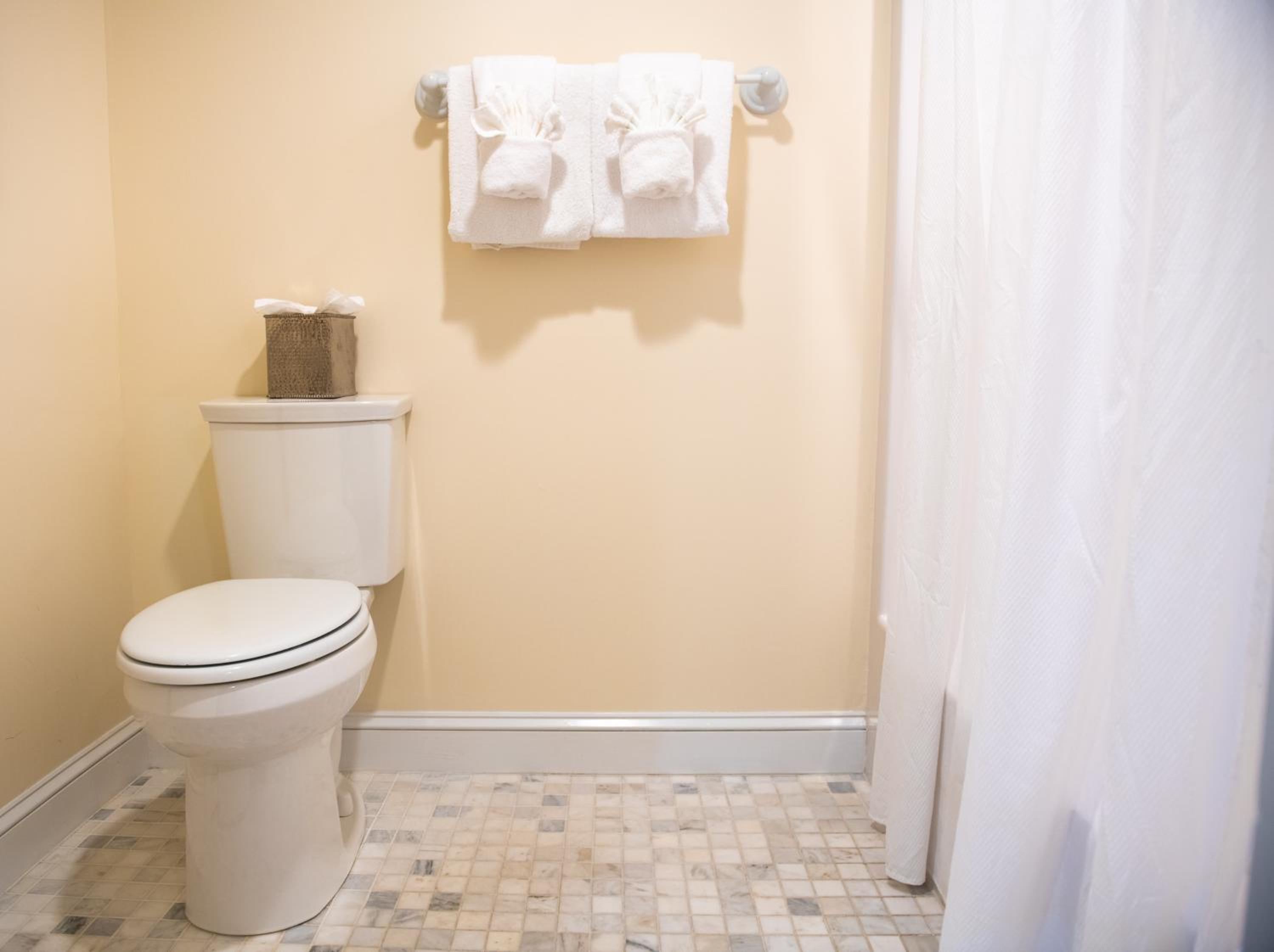 Deluxe Double Room (NOT Pet Friendly) - Photo 9