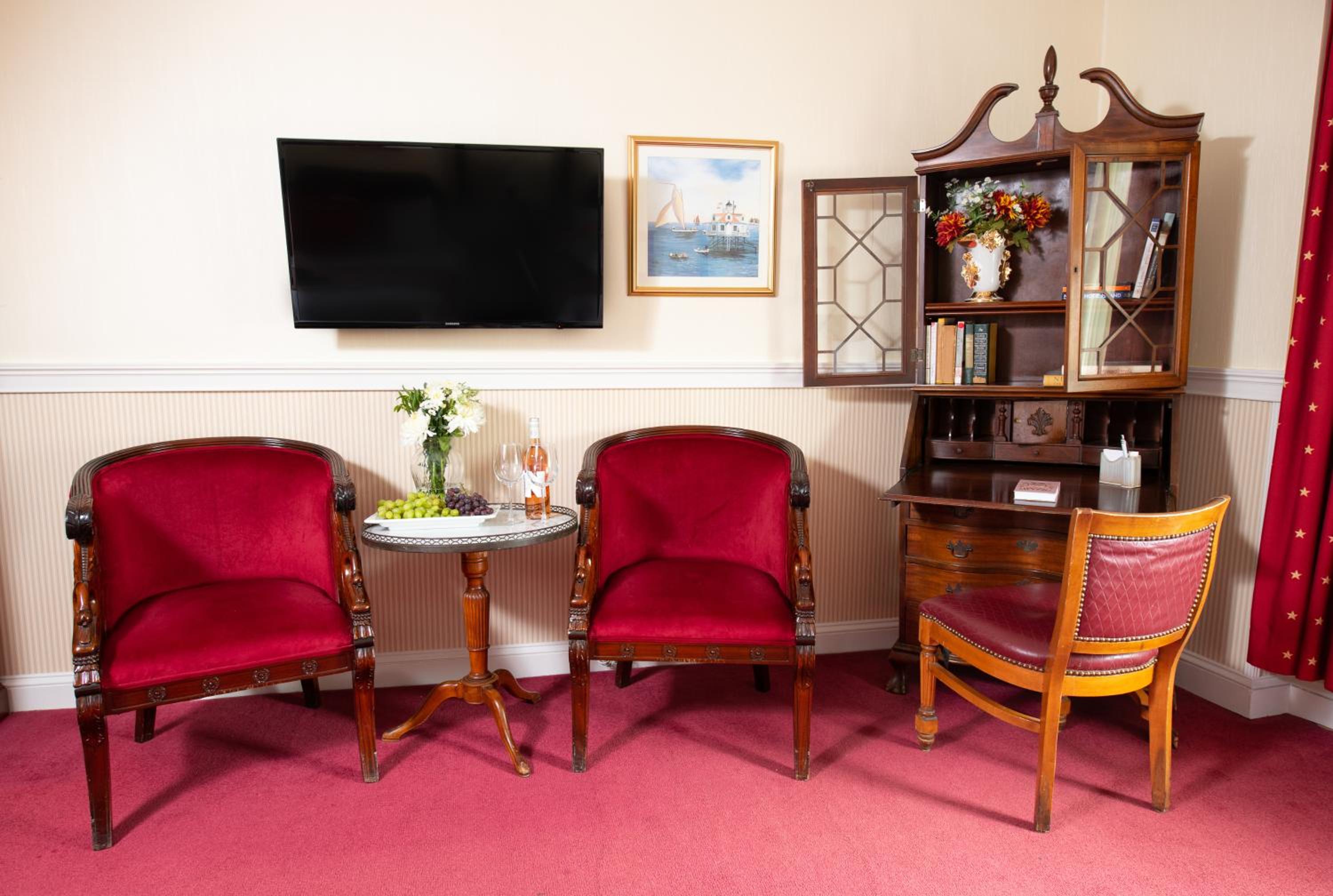 Deluxe Double Room (NOT Pet Friendly) - Photo 8