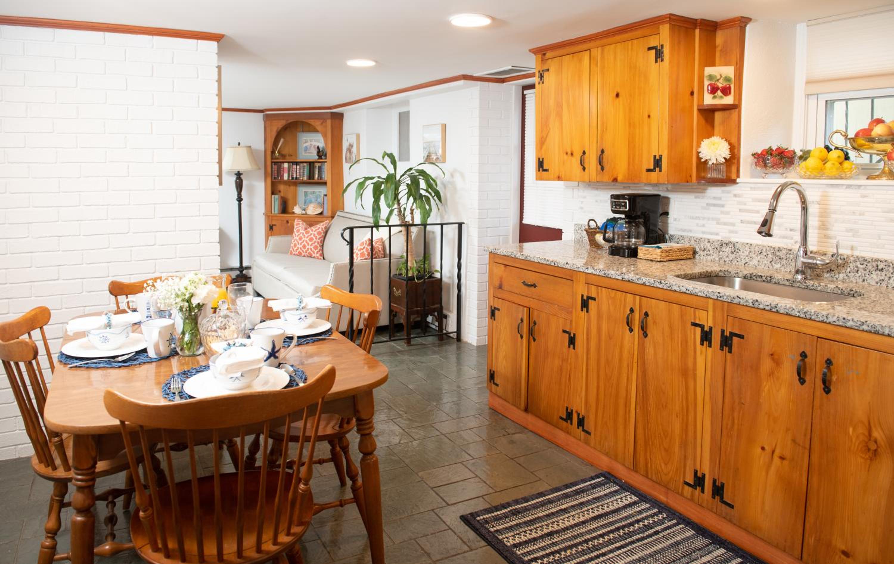 Apartment - Basement (Pet Friendly) - Photo 11