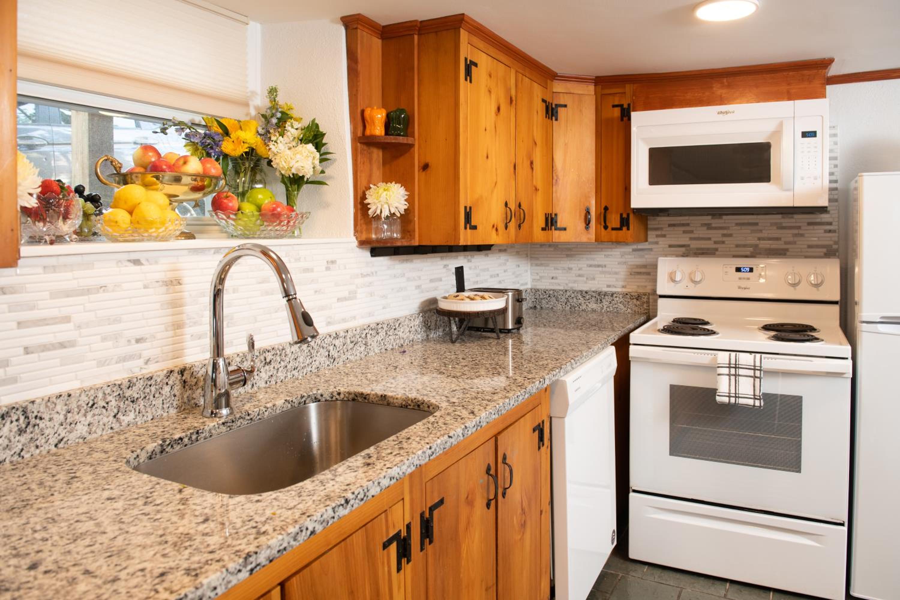 Apartment - Basement (Pet Friendly) - Photo 18