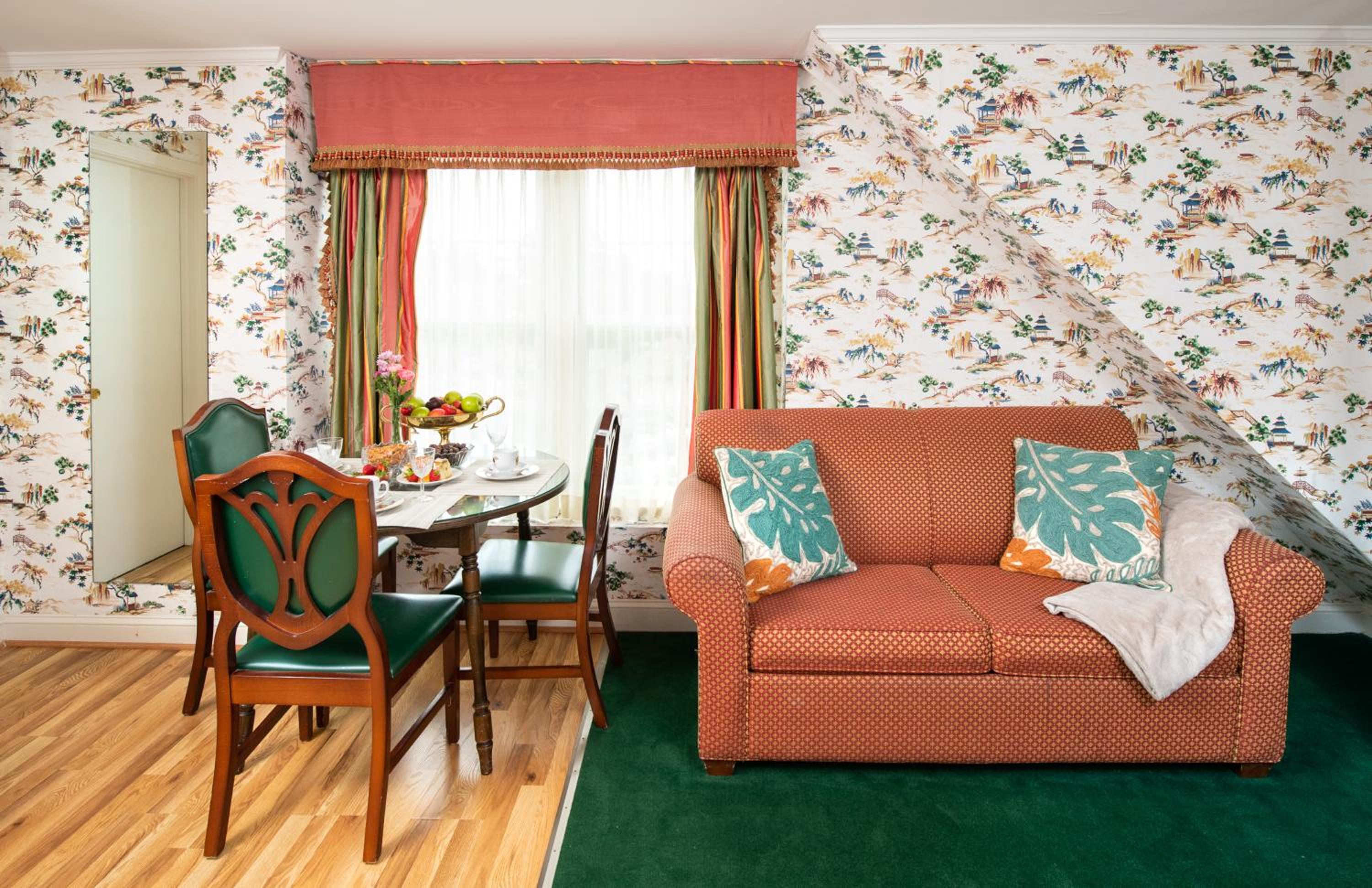 Studio Apartment (NOT Pet Friendly) - Photo 12