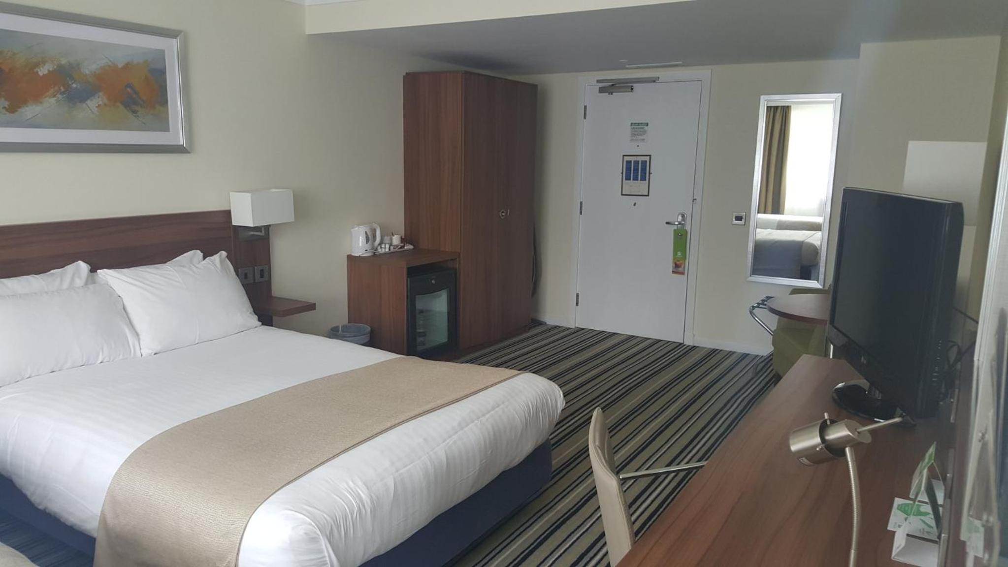 Standard Double Room - Disability Access - Photo 3