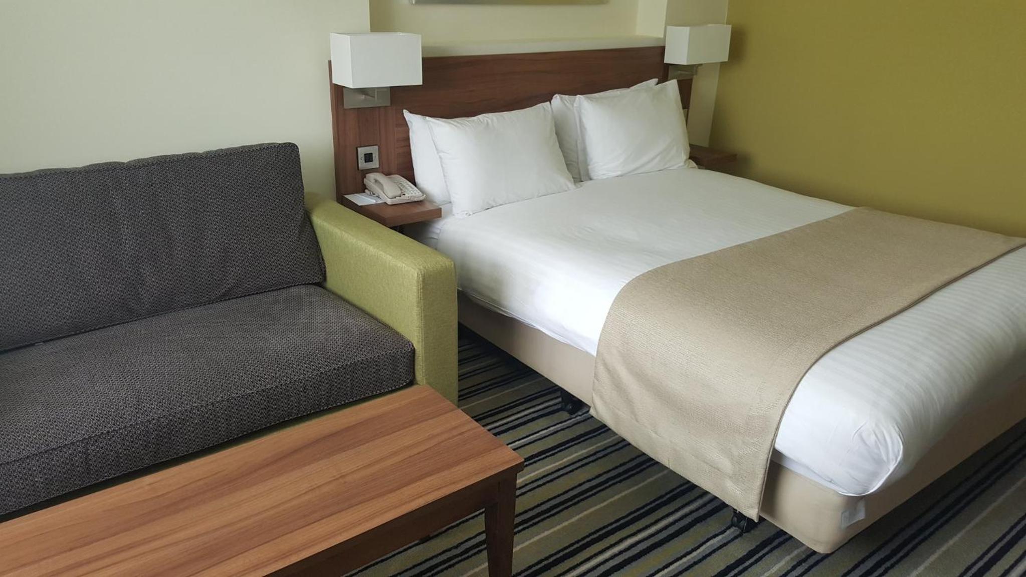Standard Double Room with Single Sofa Bed - Photo 4
