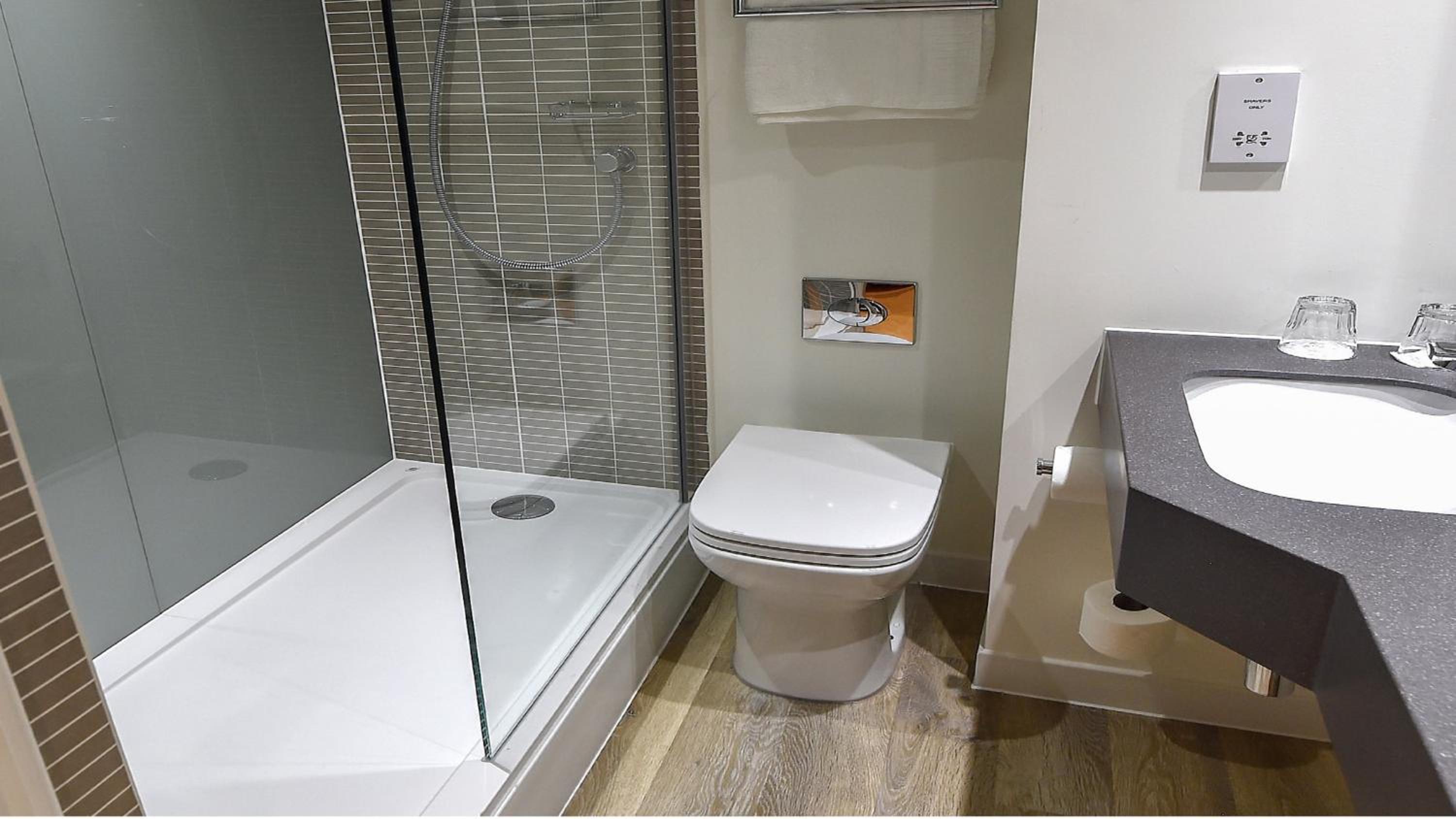 Standard Double Room - Photo 7
