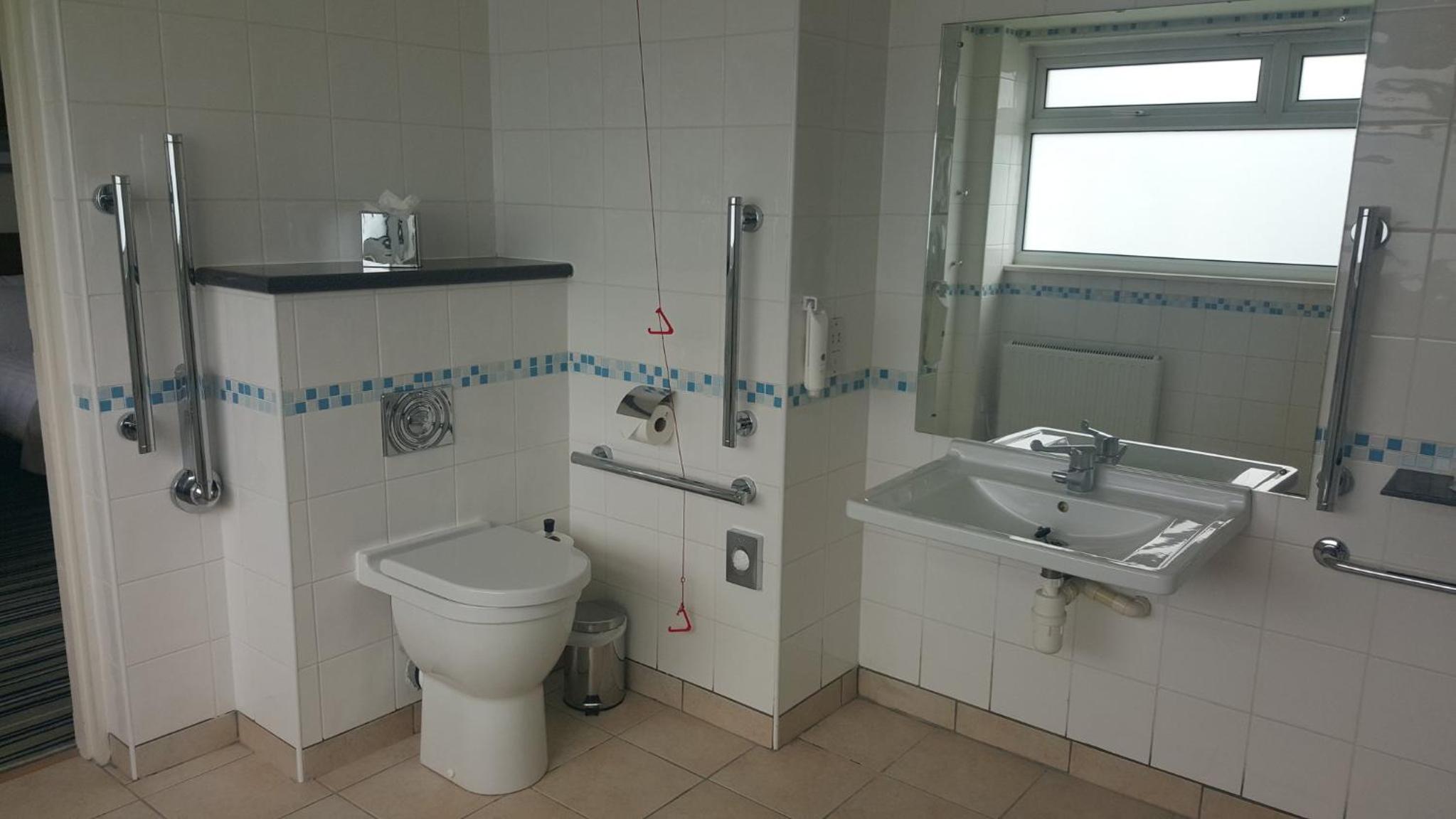Standard Double Room - Disability Access - Photo 2
