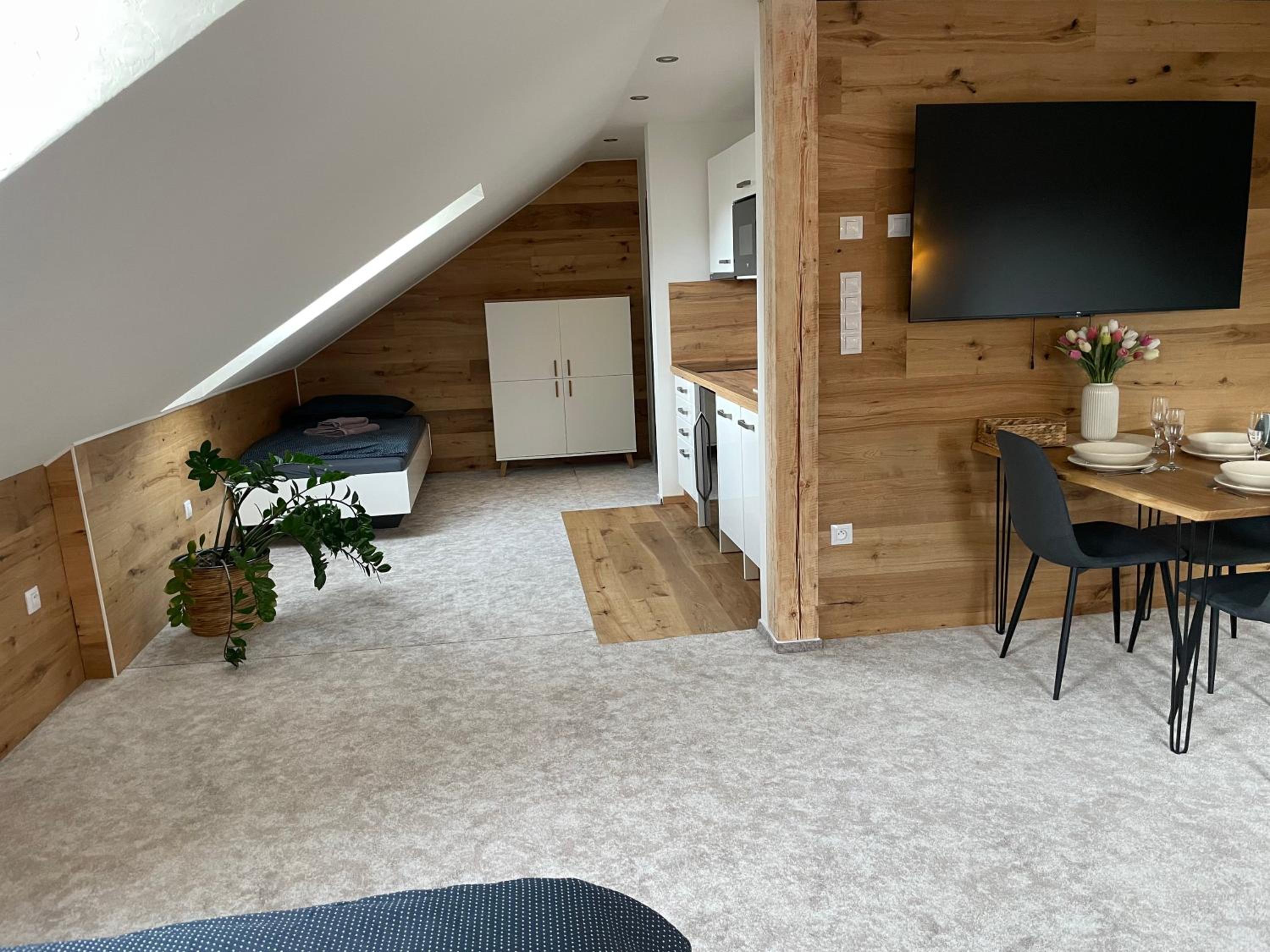 One-Bedroom Apartment - Photo 11