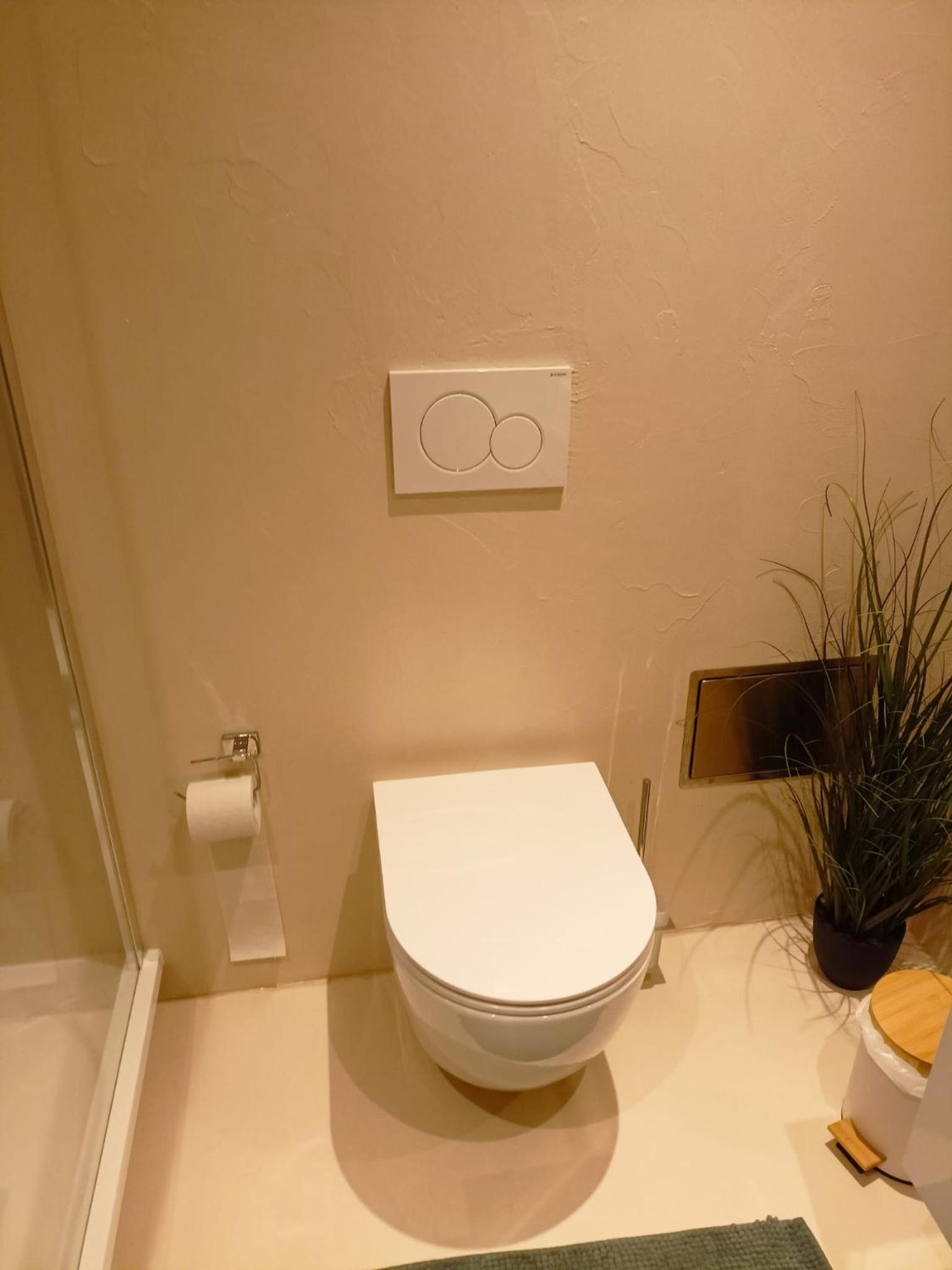 One-Bedroom Apartment - Photo 8