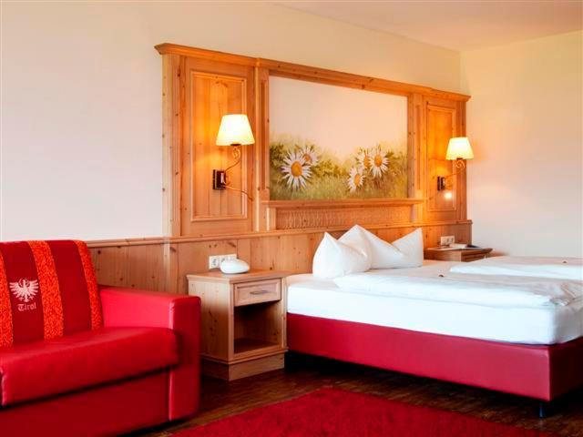 Junior Suite with Mountain View - Photo 9