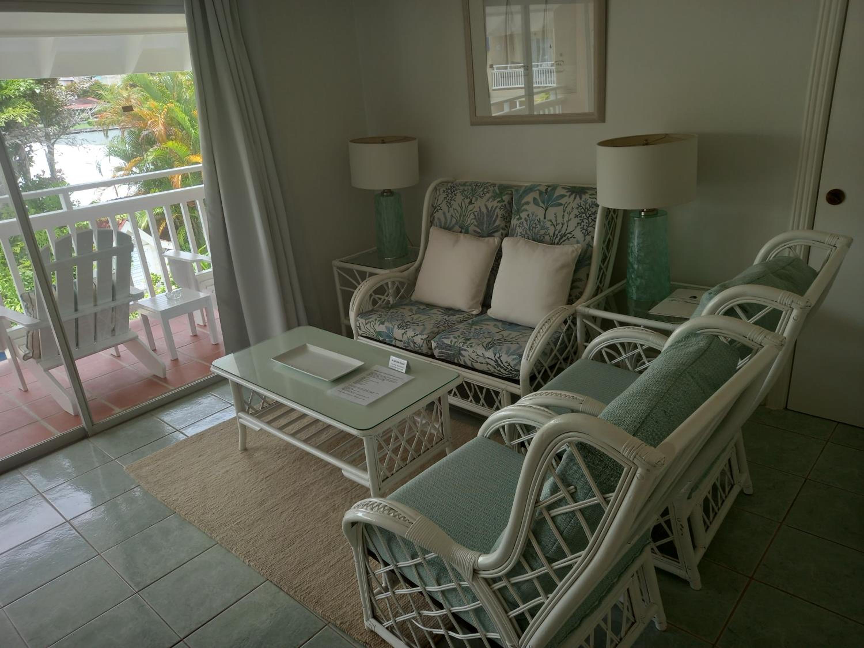 Premium Suite - Photo 2