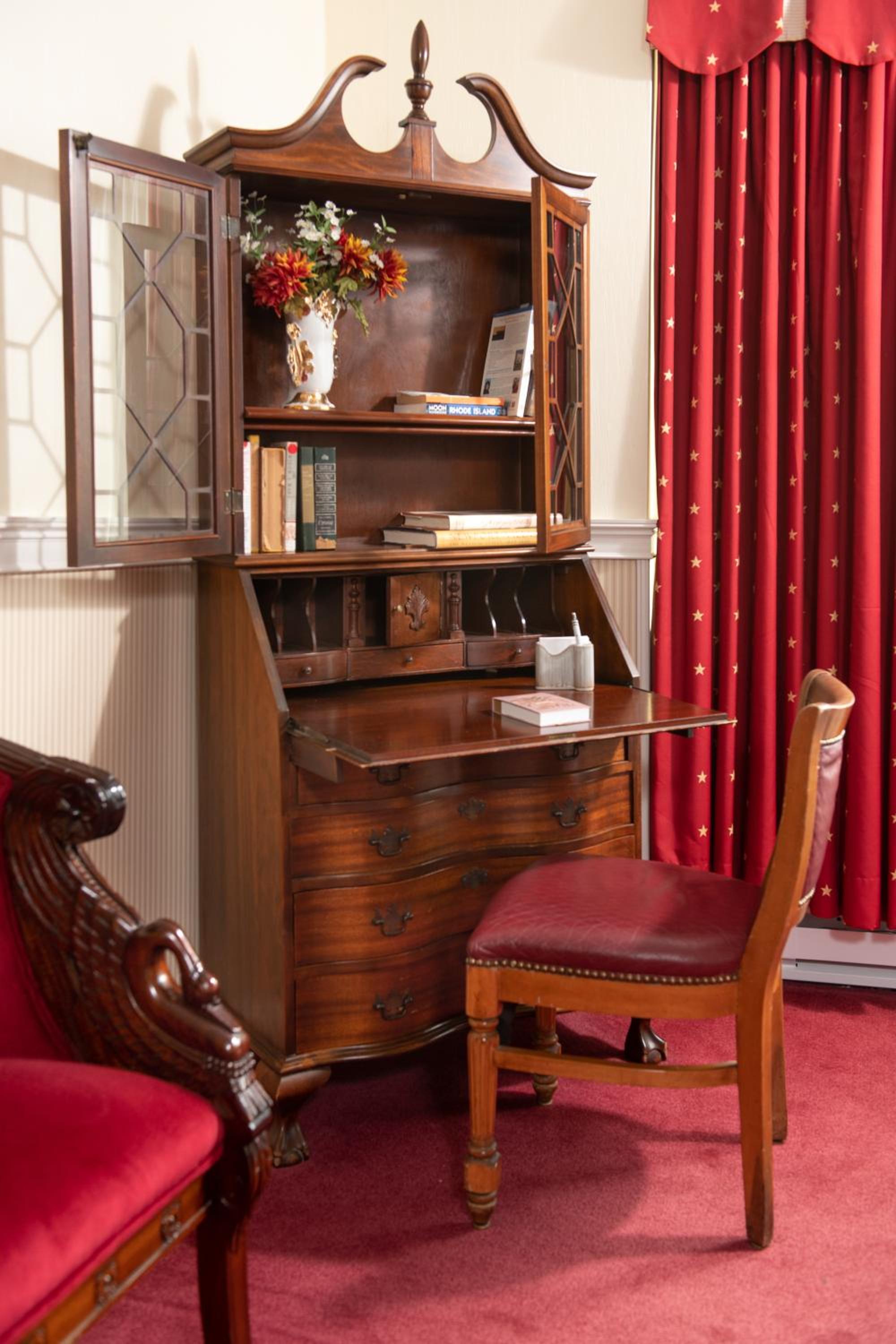 Deluxe Double Room (NOT Pet Friendly) - Photo 10