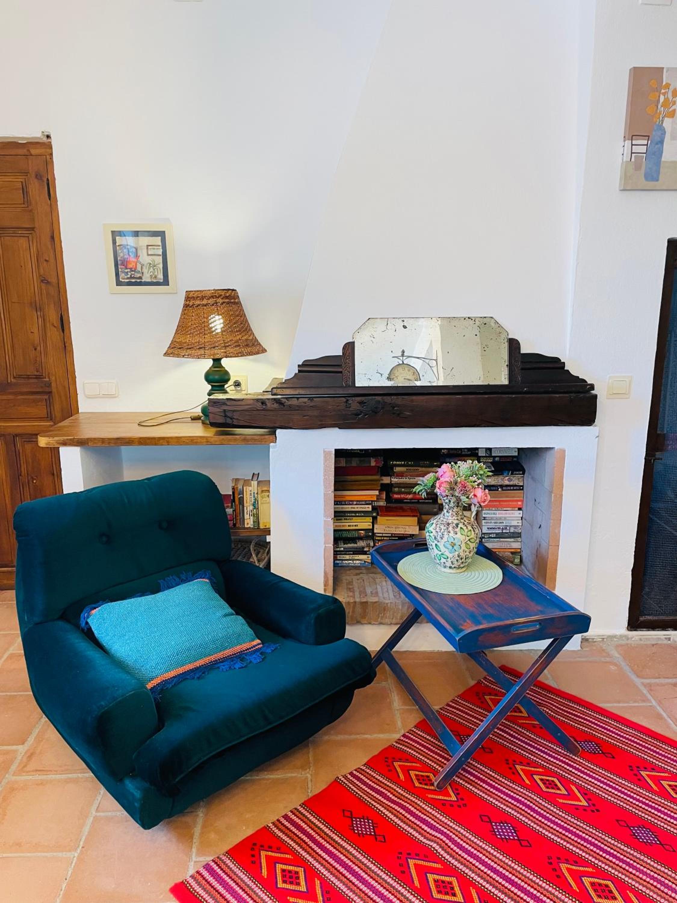 One-Bedroom Apartment photo 2