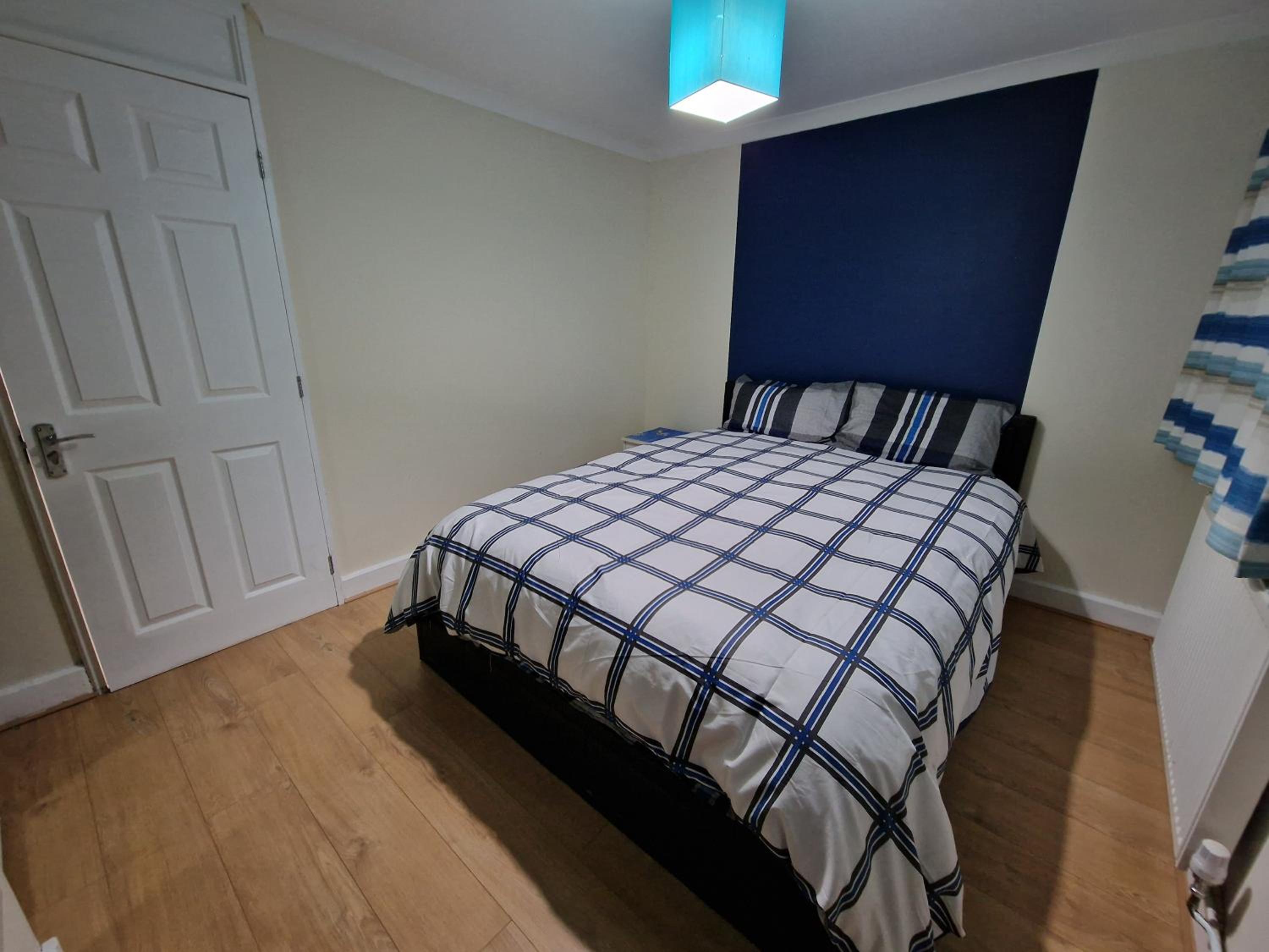 Double Room With Shared Bathroom photo 2