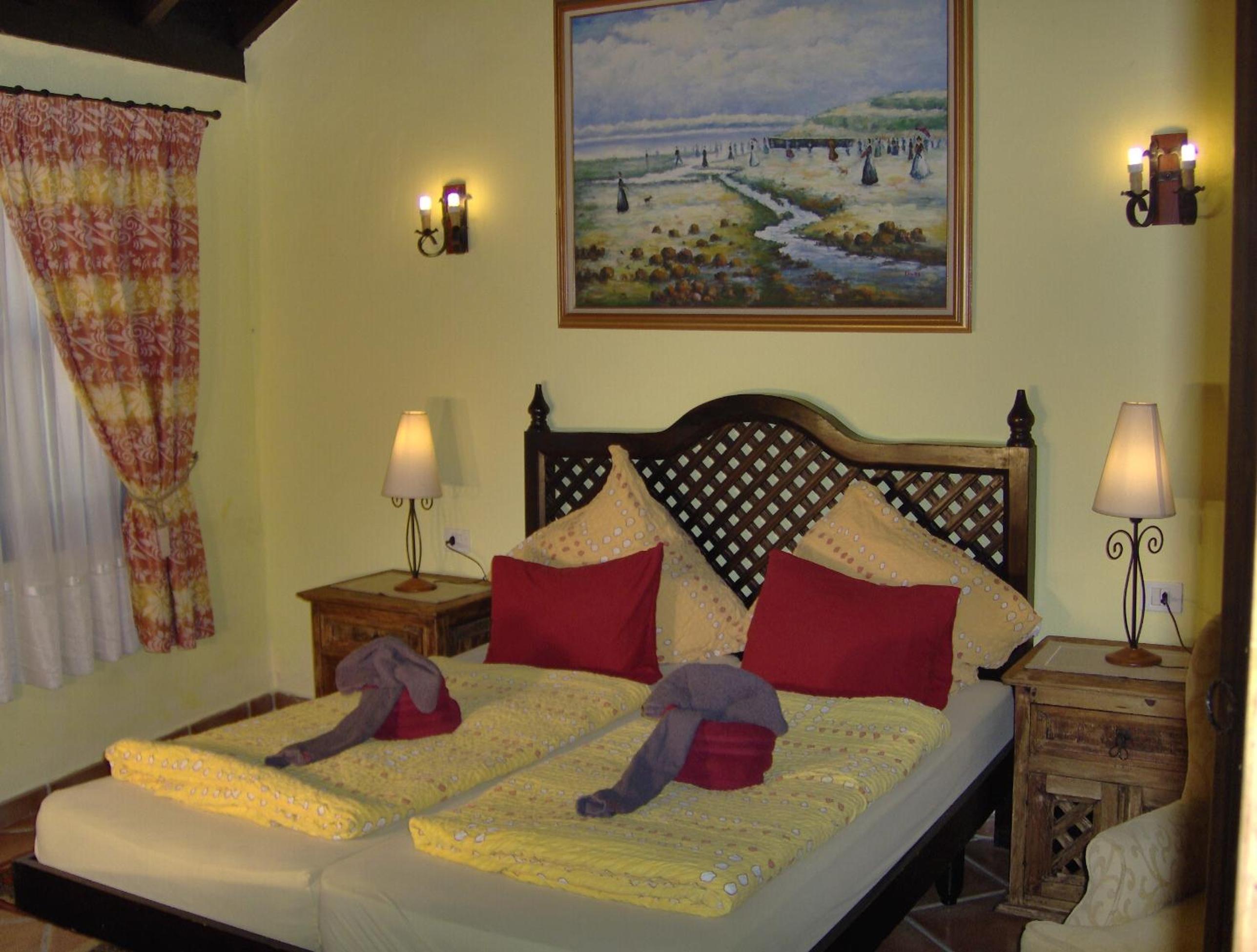 One-Bedroom Apartment with Terrace - Photo 22