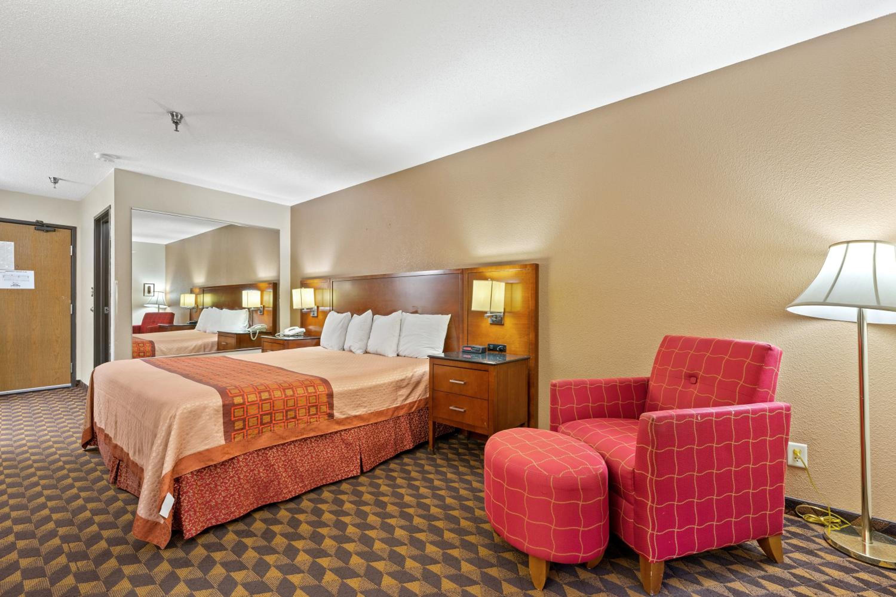 King Room - Non-Smoking photo 1