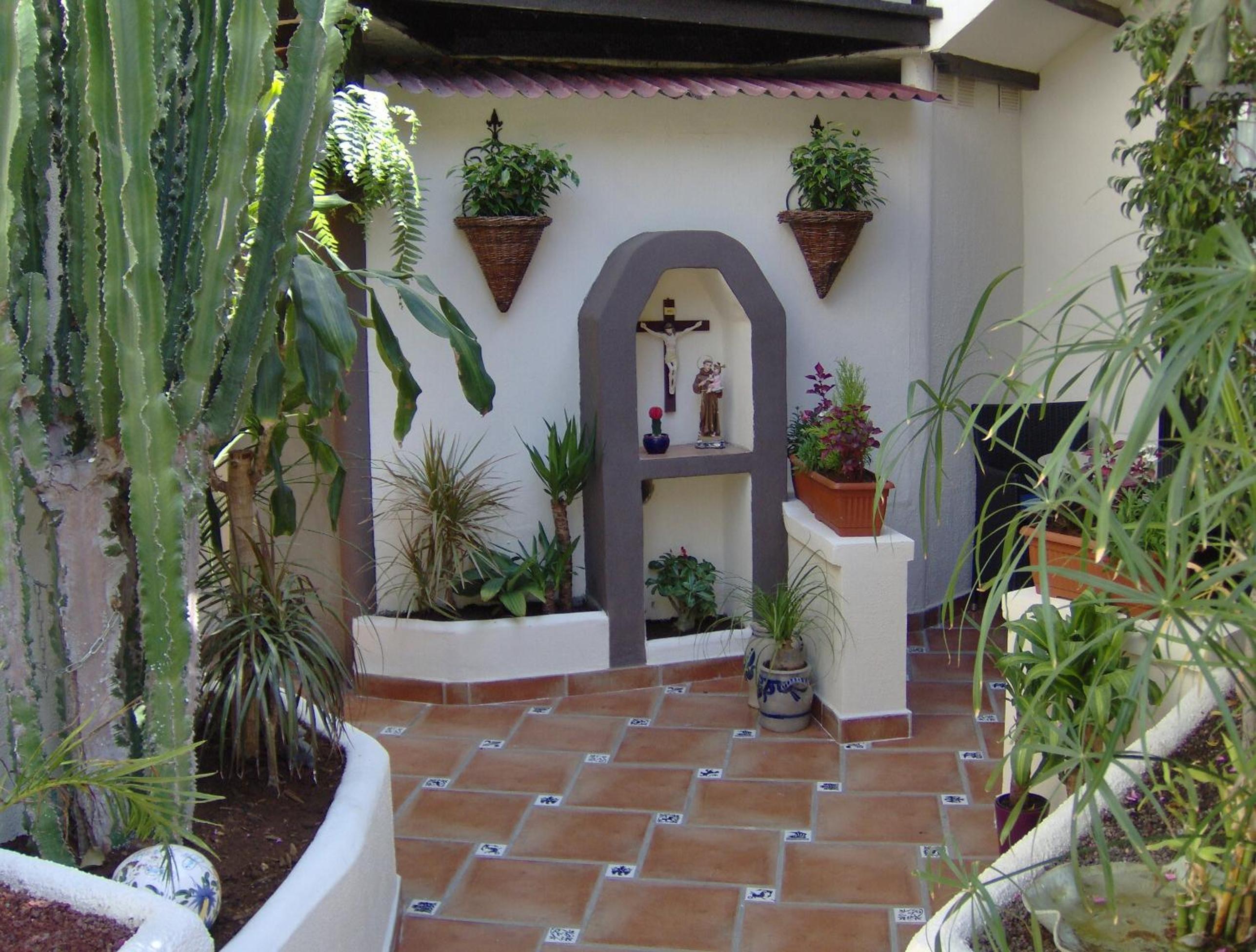 One-Bedroom Apartment with Terrace - Photo 12