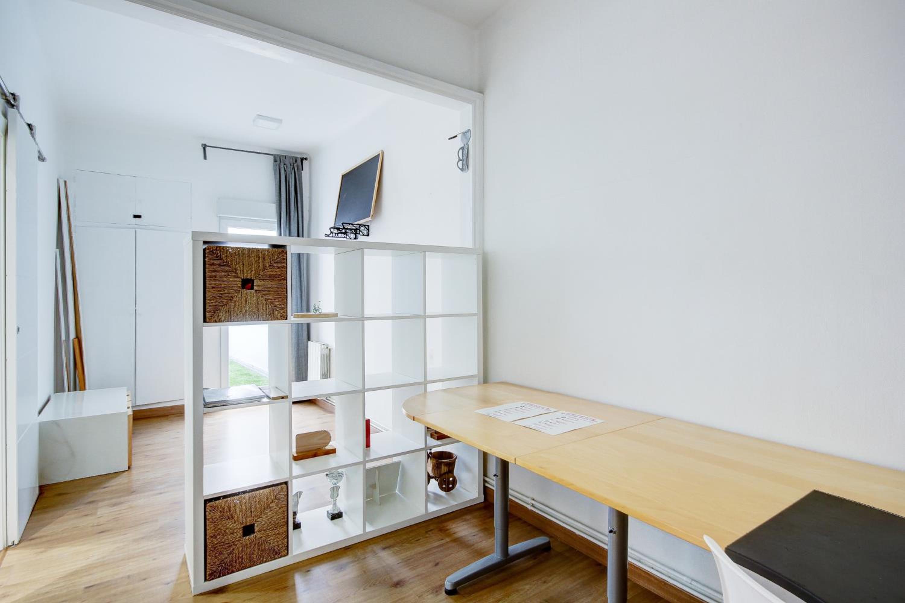 One-Bedroom Apartment photo 2