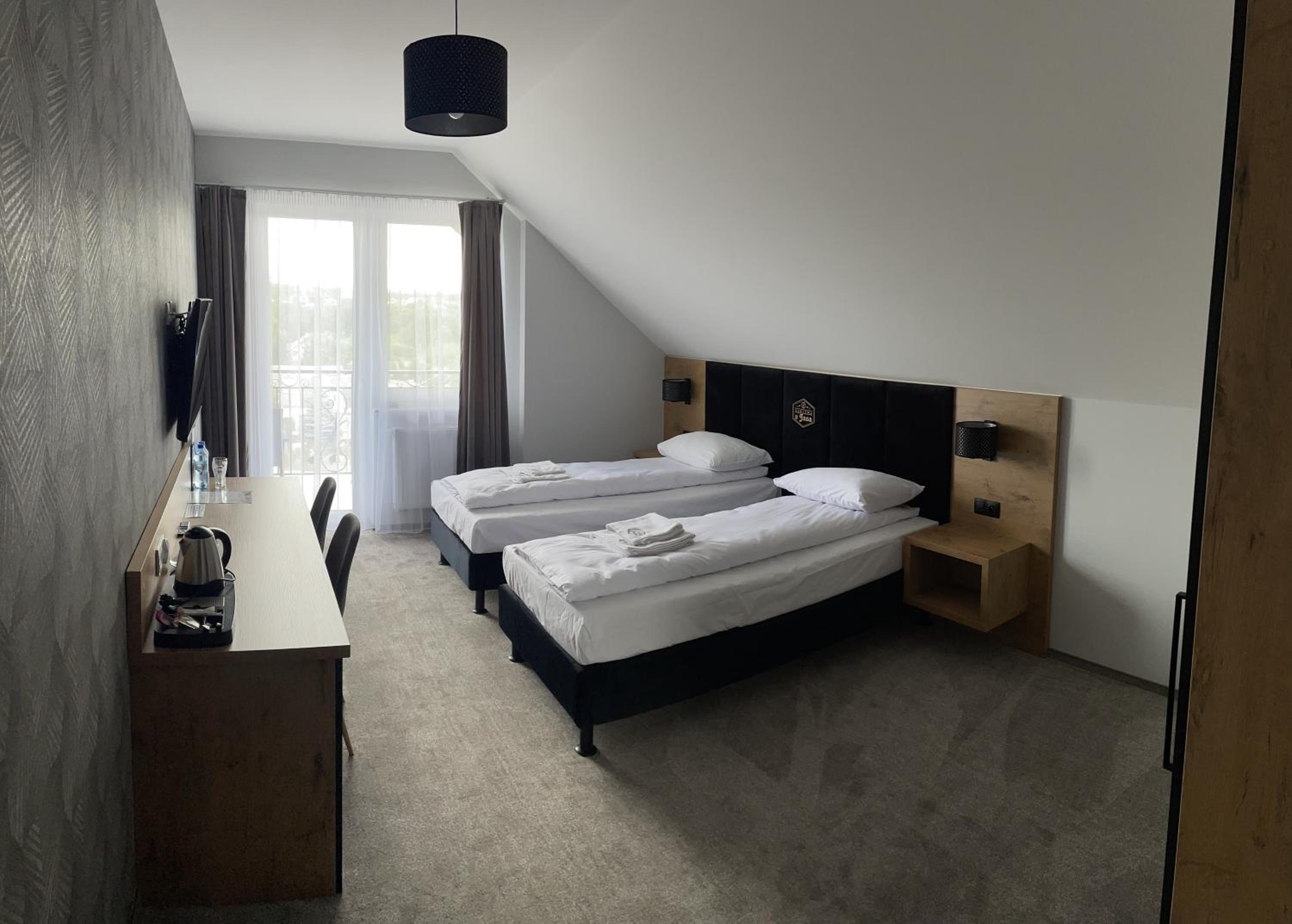 Twin Room with Balcony photo 3