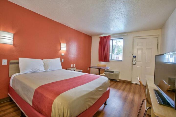 Quadruple Room - Disability Access photo 1