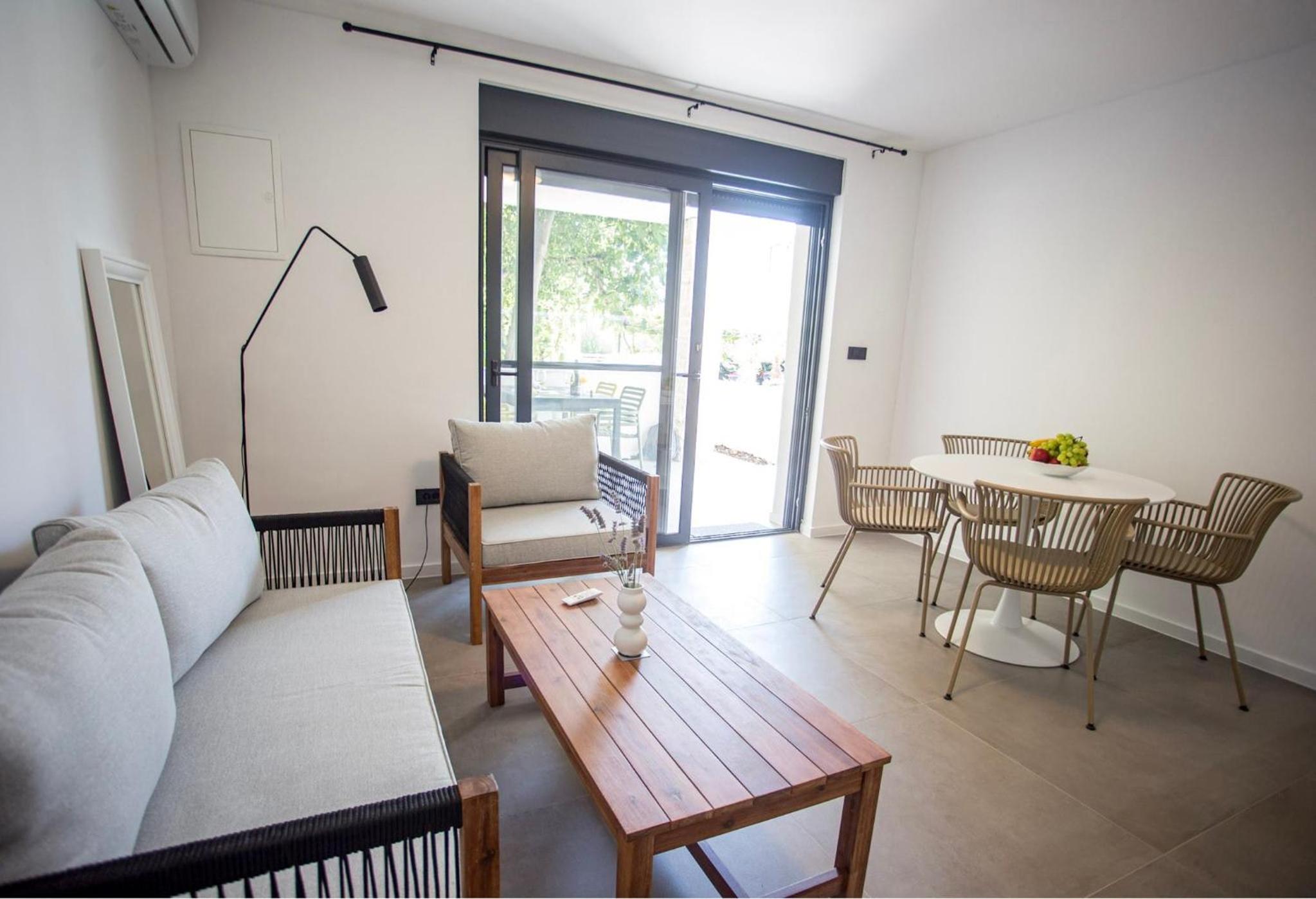 Apartment with Balcony photo 1