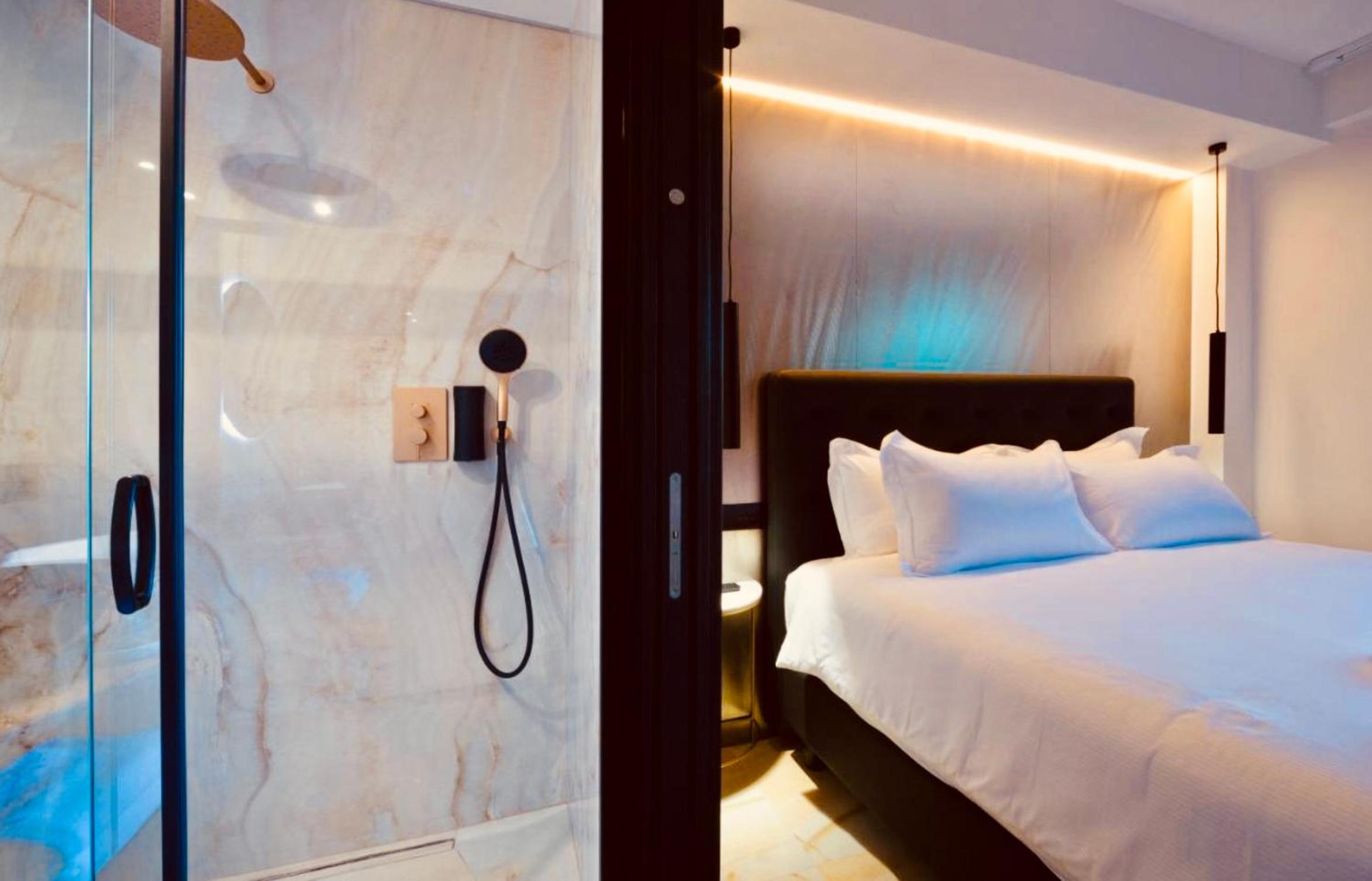 Deluxe Room - Photo 1