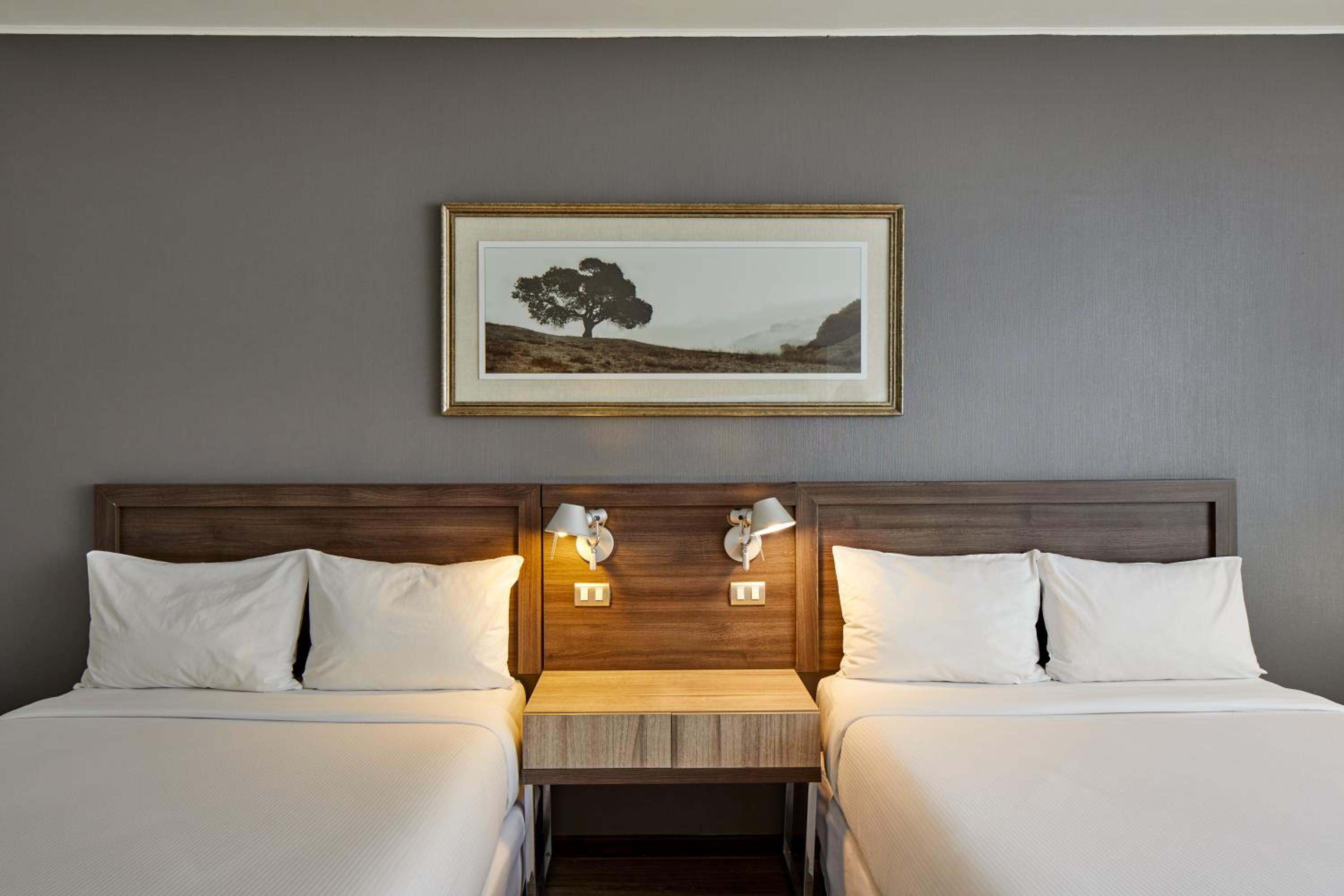 Queen Room with Two Queen Beds - Non-Smoking photo 1