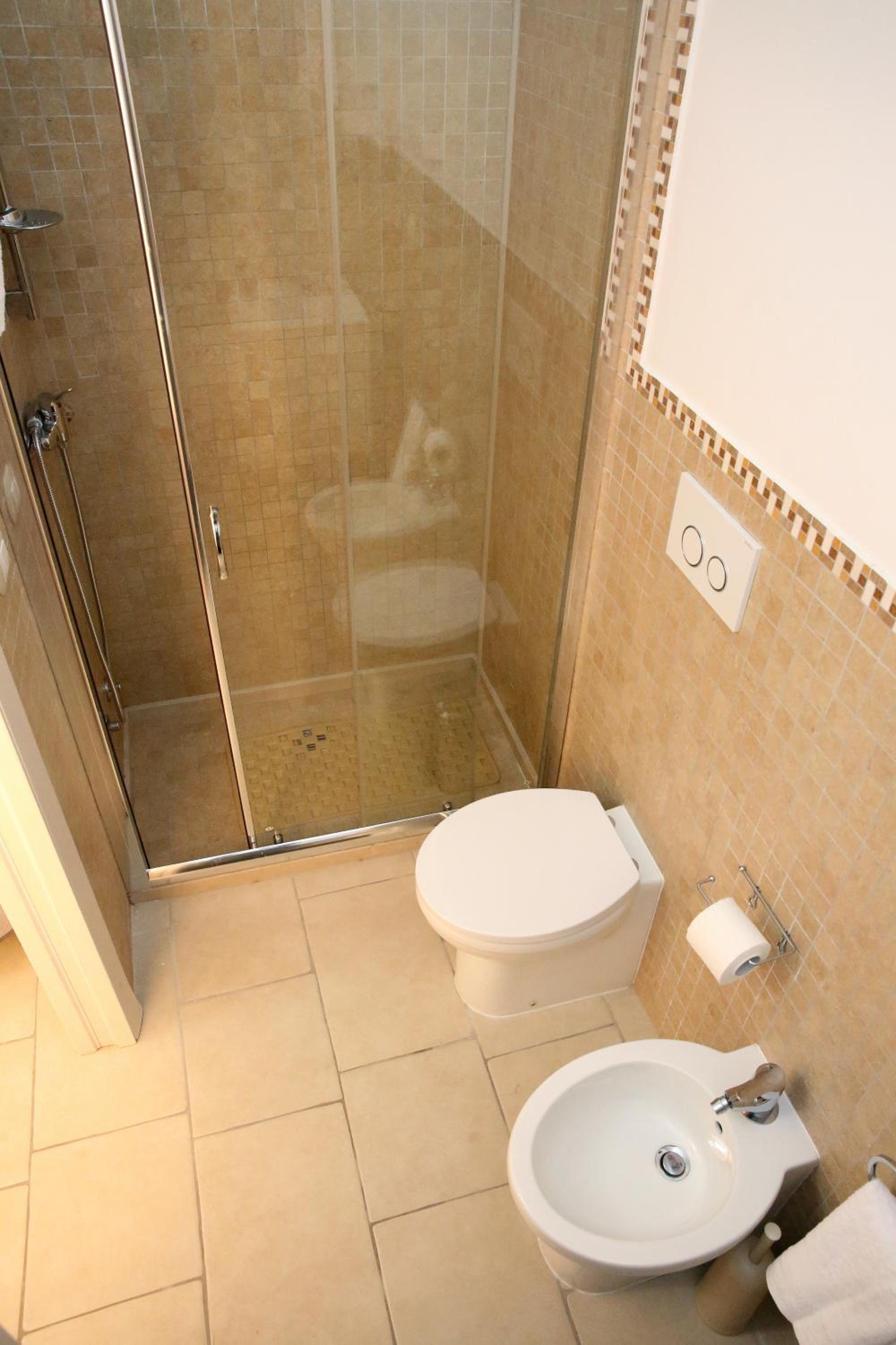 Budget Double Room photo 3