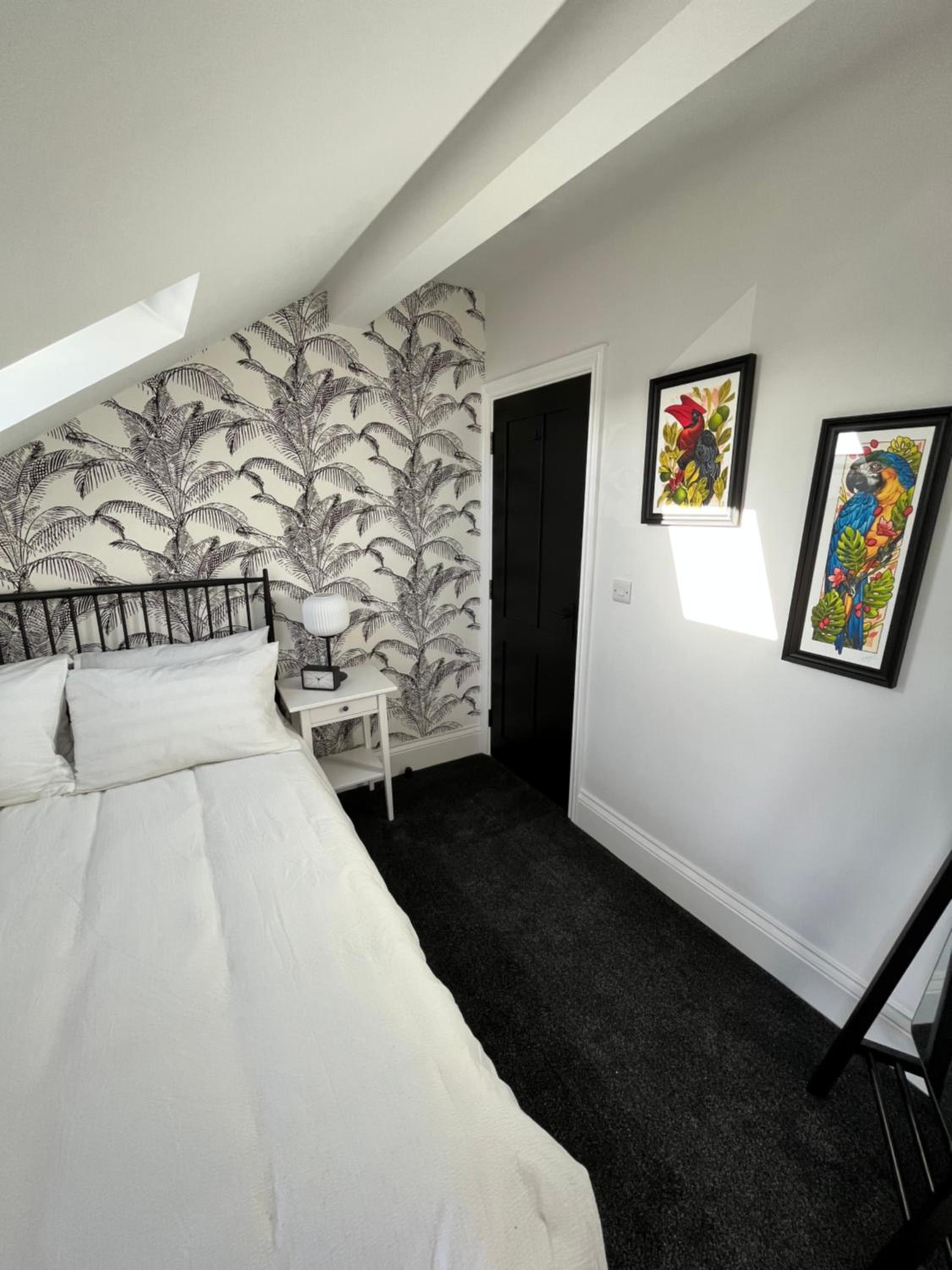 Deluxe Two-Bedroom Apartment with Garden View photo 2