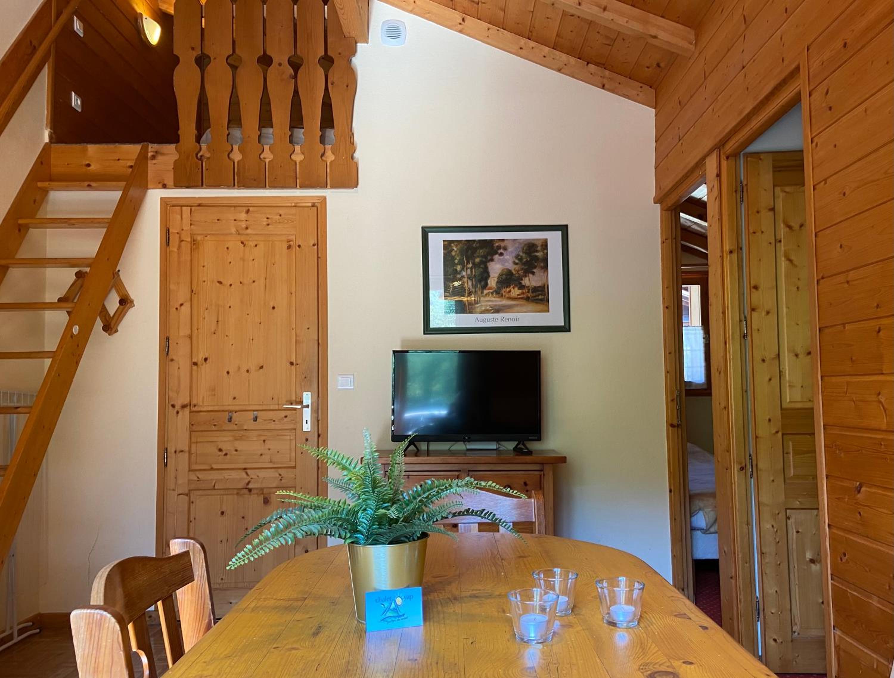Apartment with Mountain View photo 3