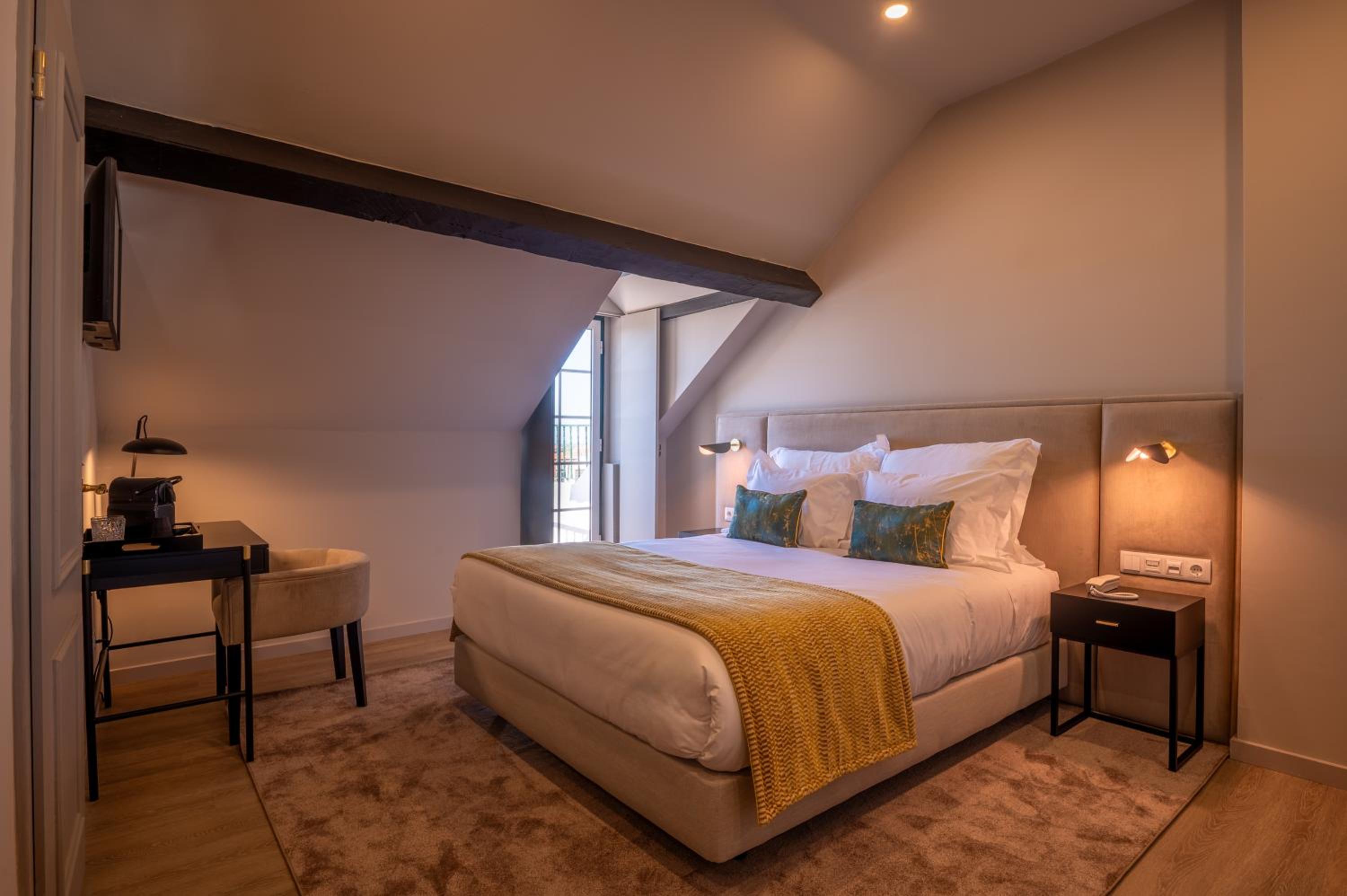 Queen Room With Balcony