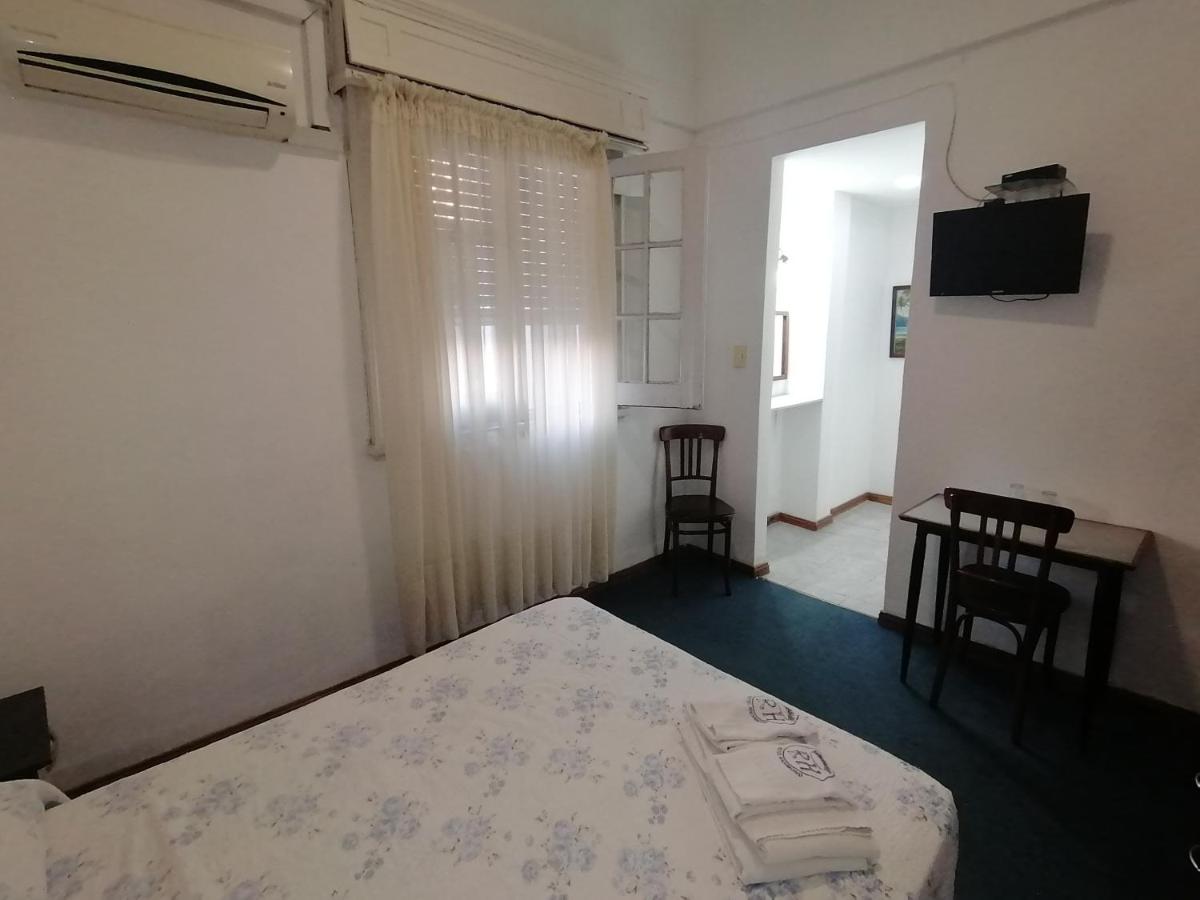 Double or Twin Room photo 3