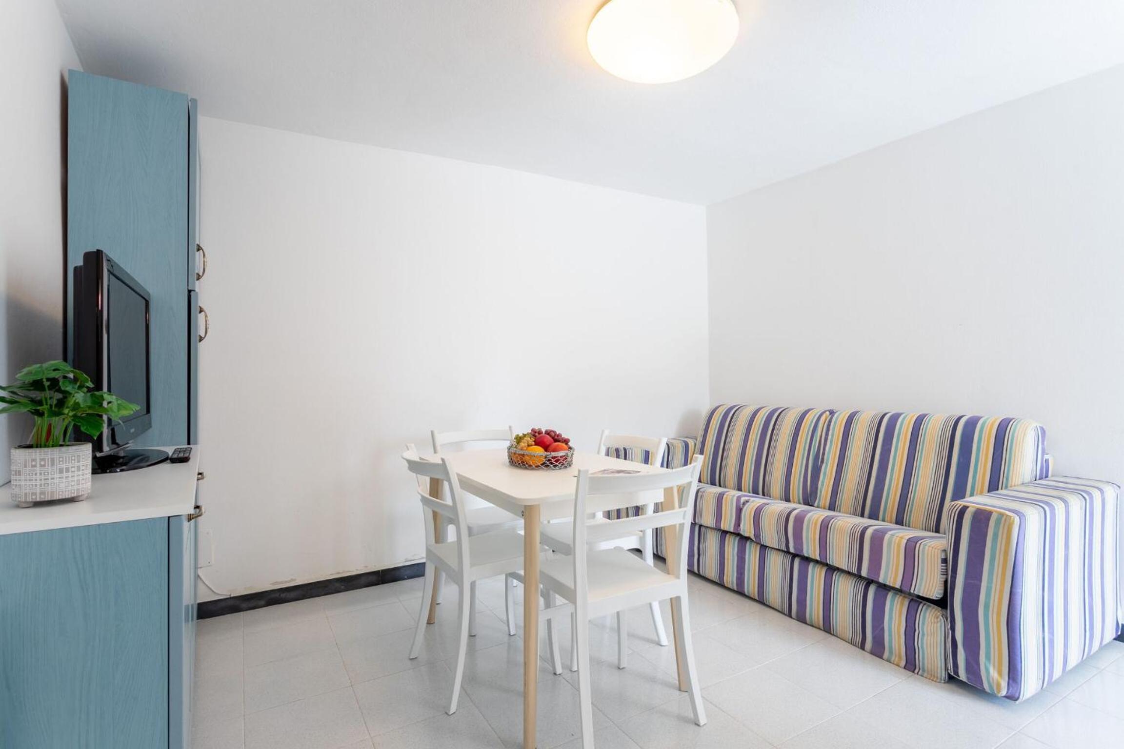 Apartment 4 photo 2