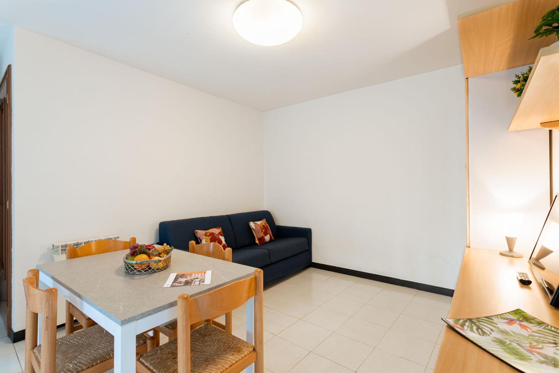 Apartment 5 photo 1