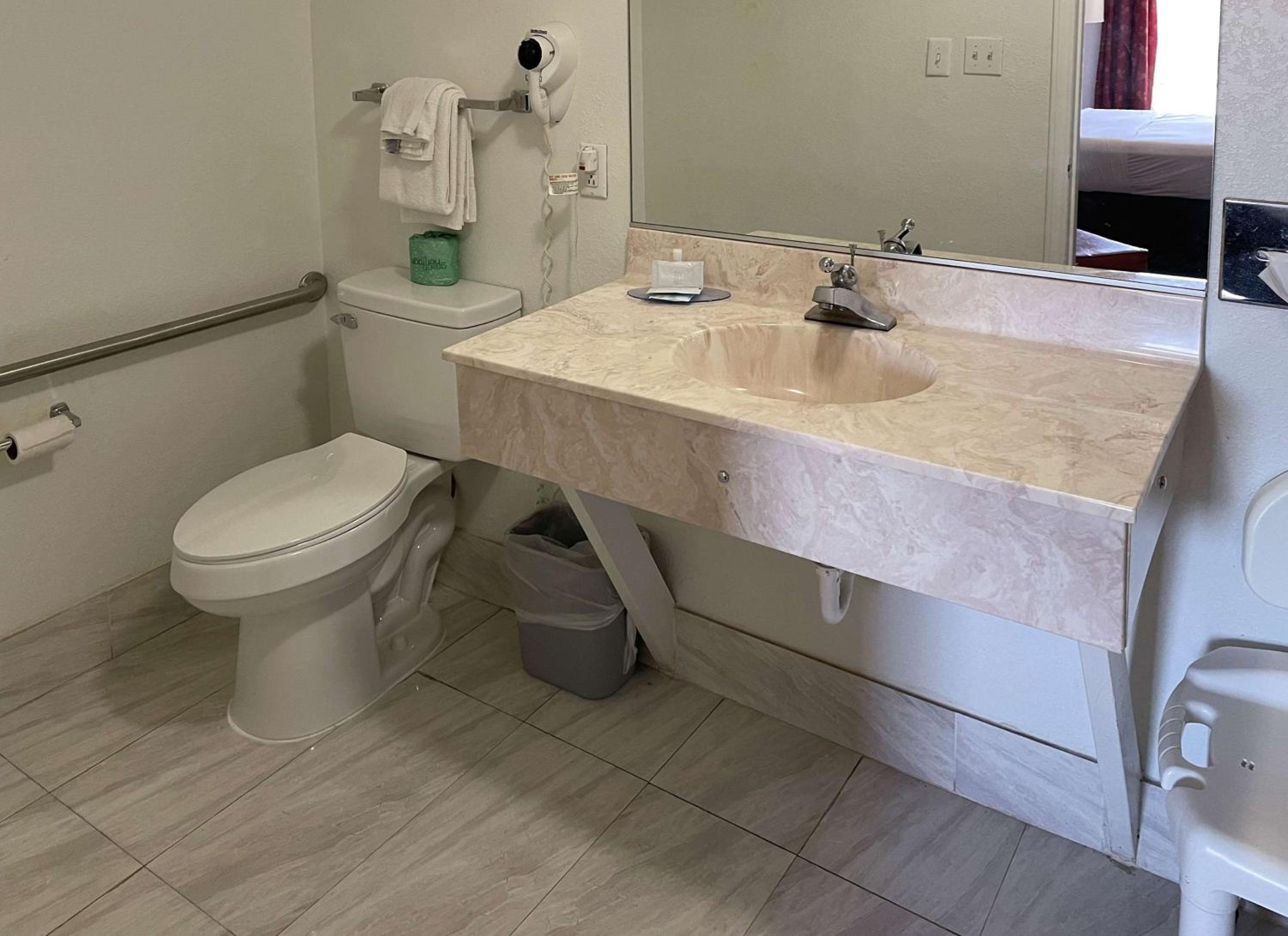 King Room - Disability Access - Non-Smoking photo 2