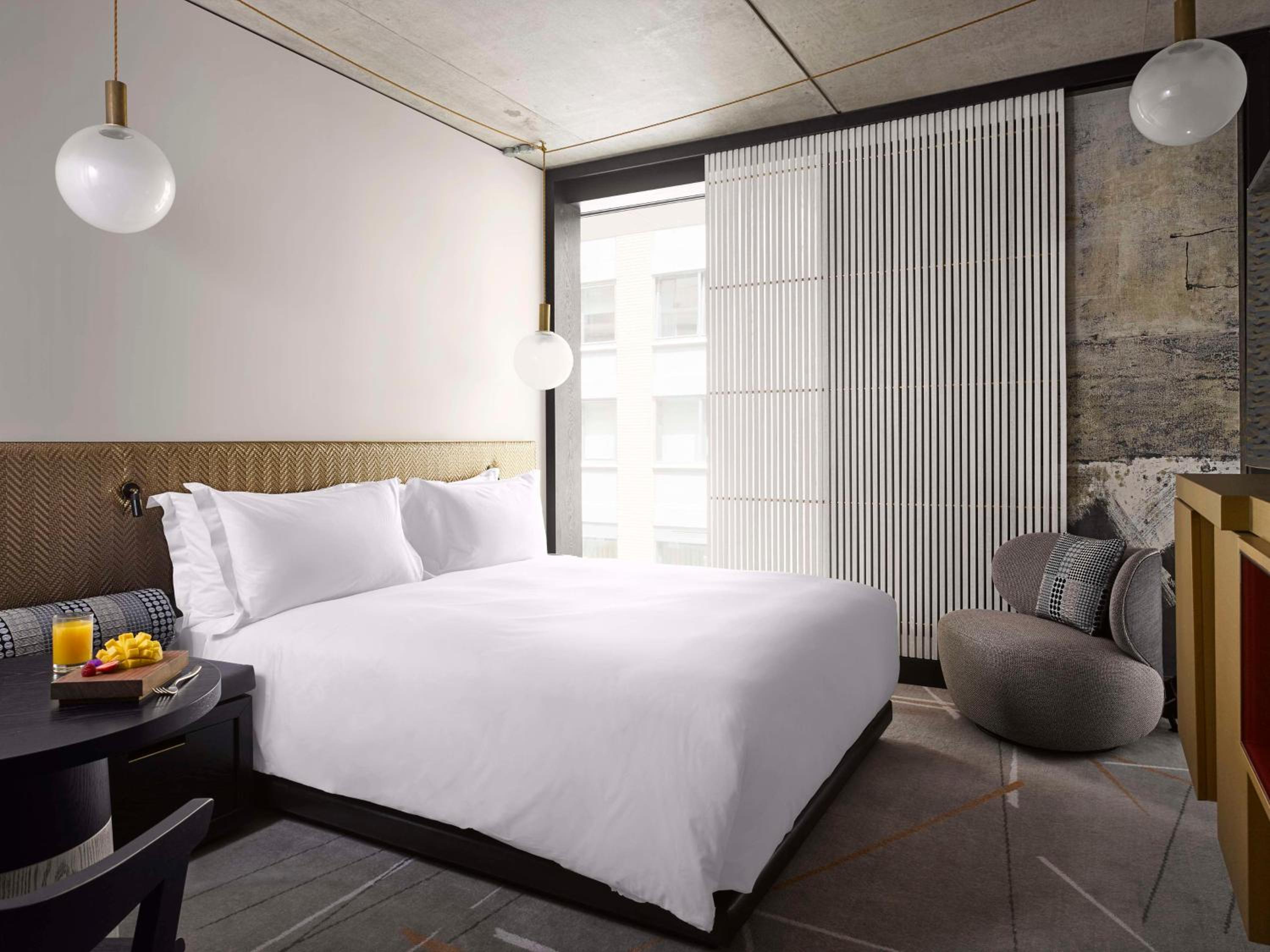 Executive Room Accessible thumbnail 6