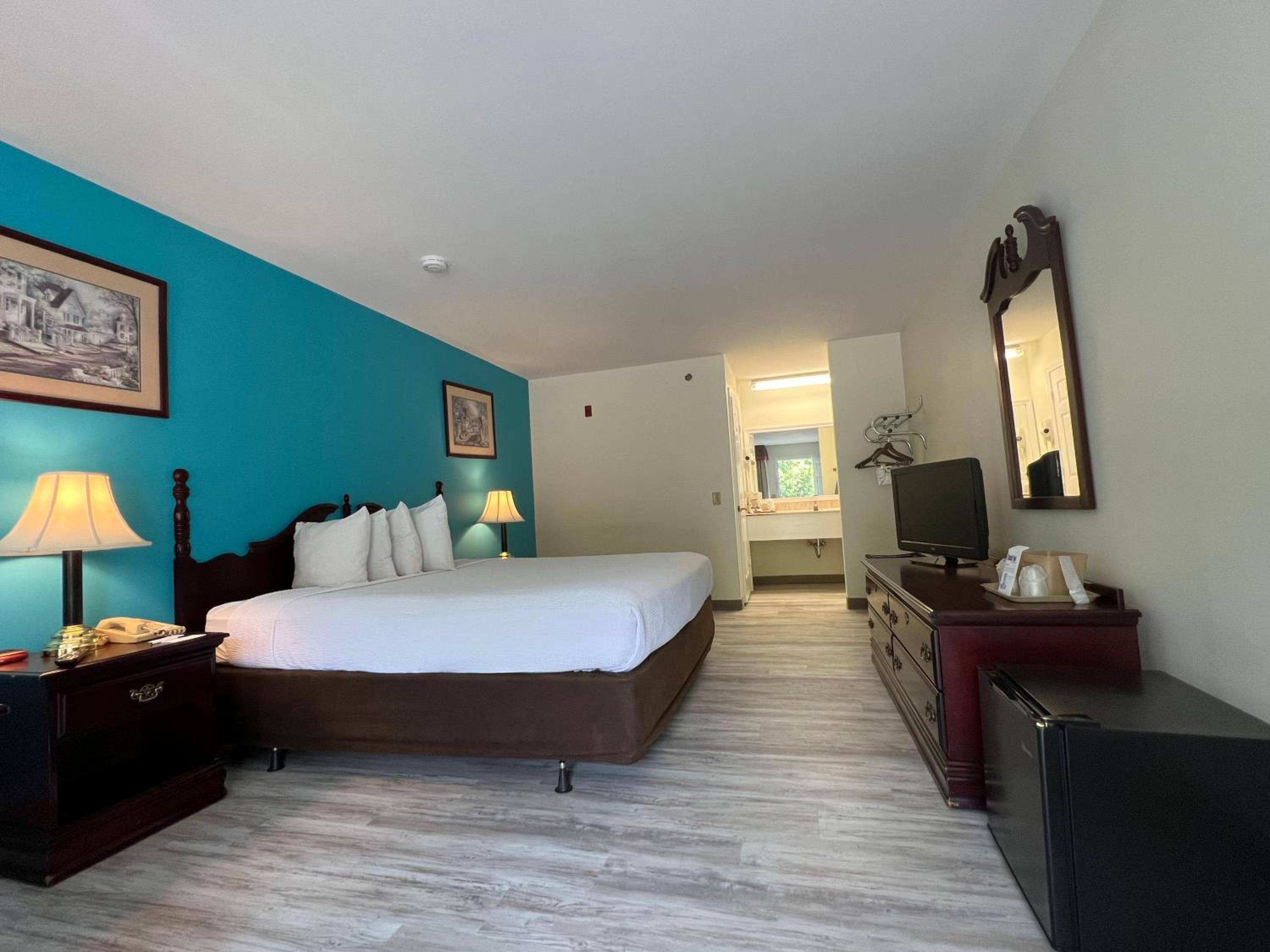 Deluxe King Room - Photo 4