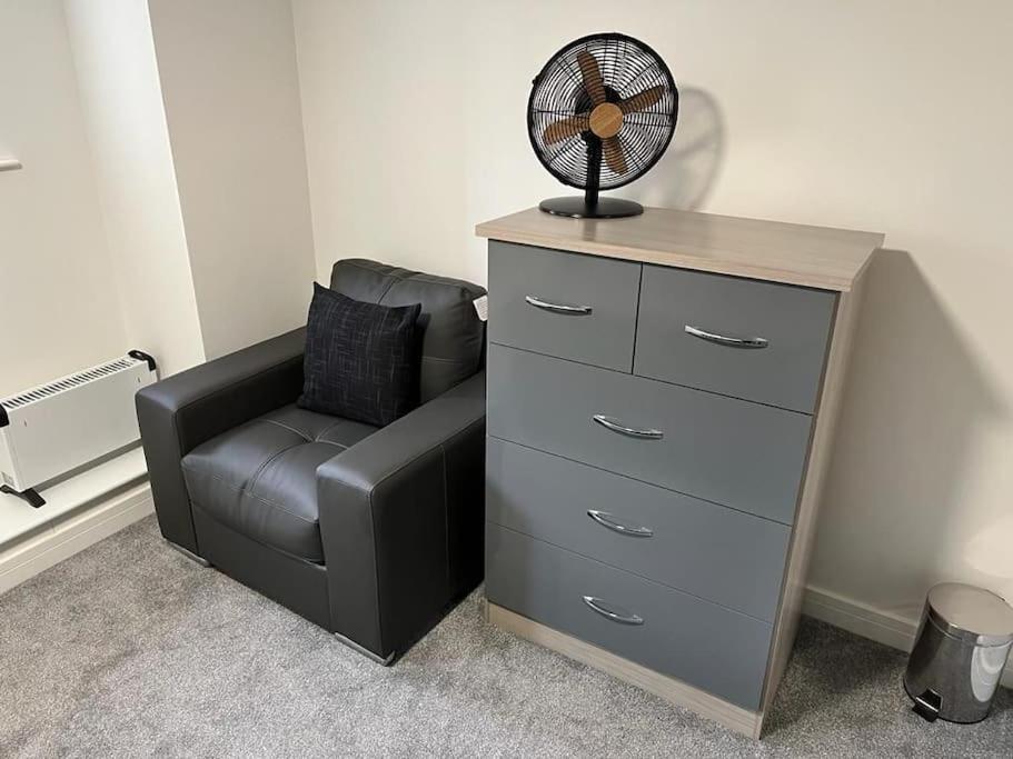 One-Bedroom Apartment photo 3