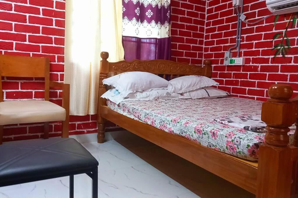 One-Bedroom House photo 1