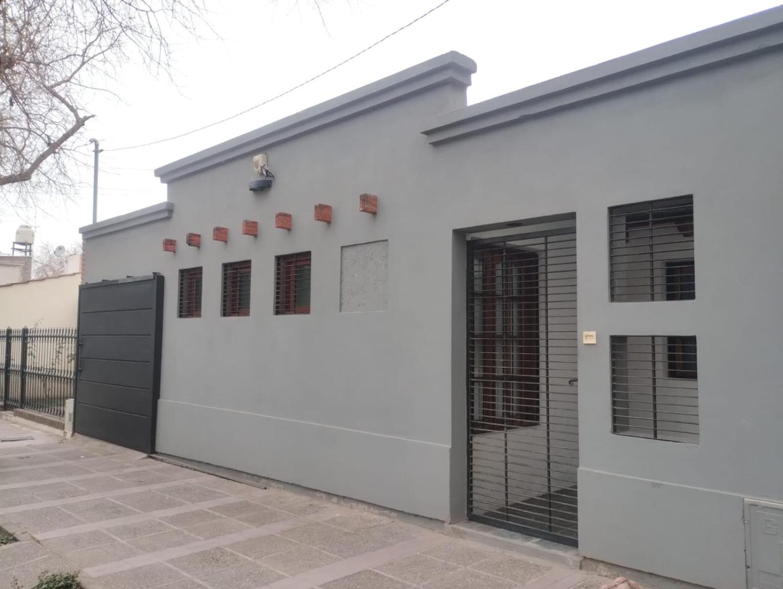 Three-Bedroom House photo 3
