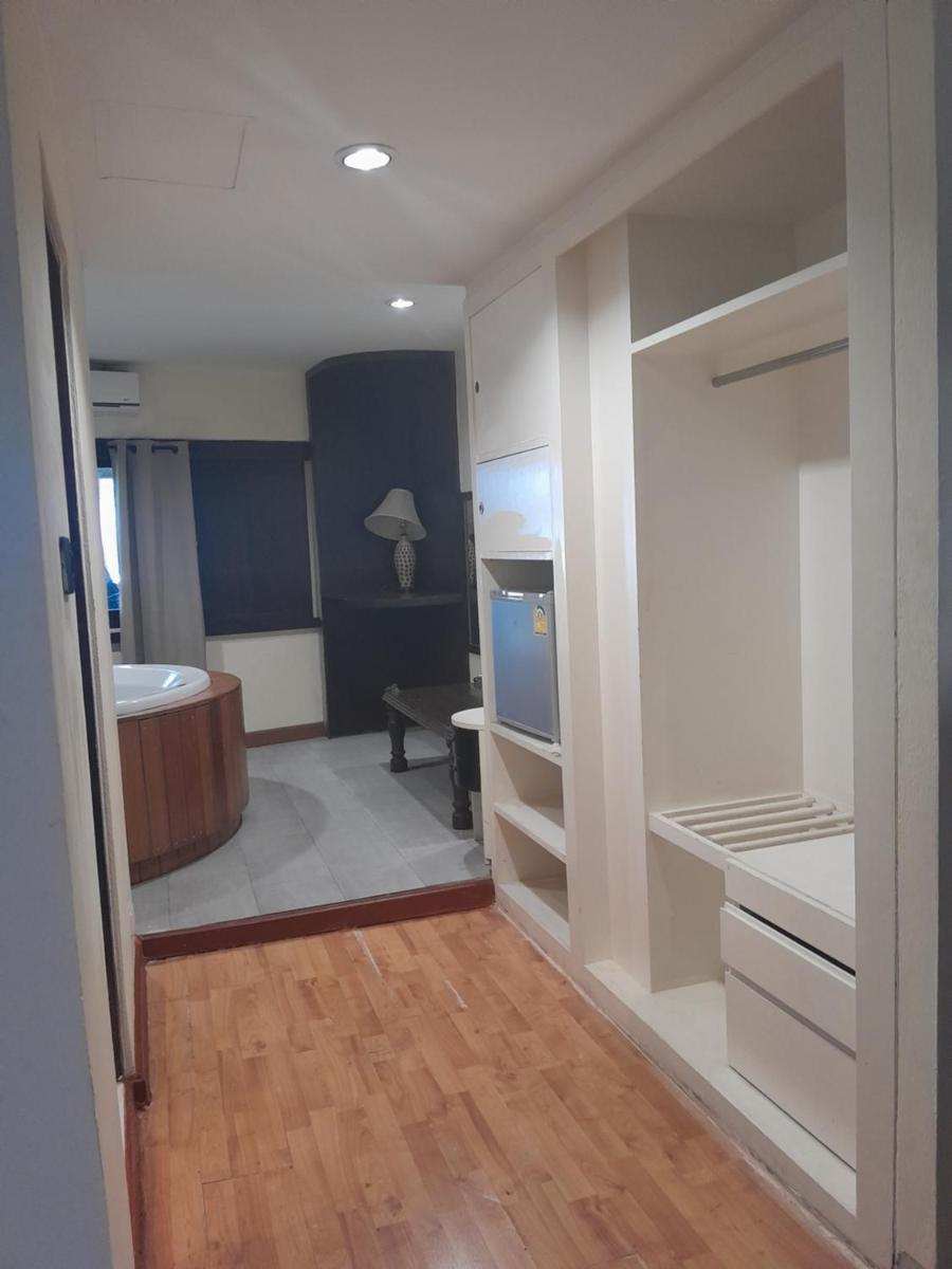 Deluxe King Room photo 1