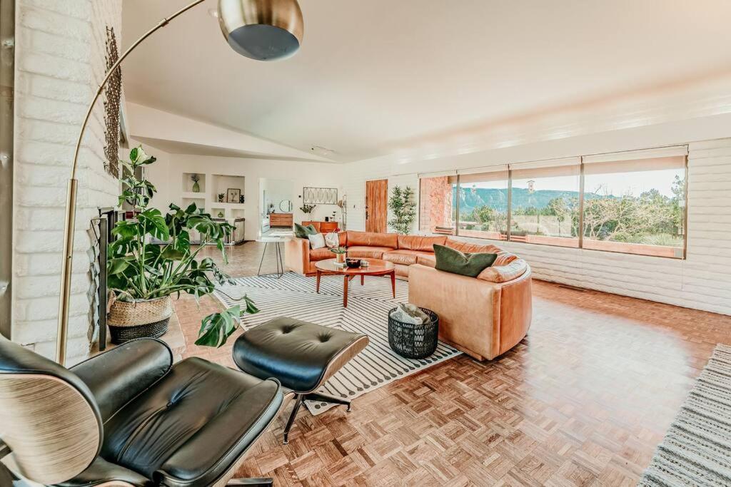Three-Bedroom House photo 1
