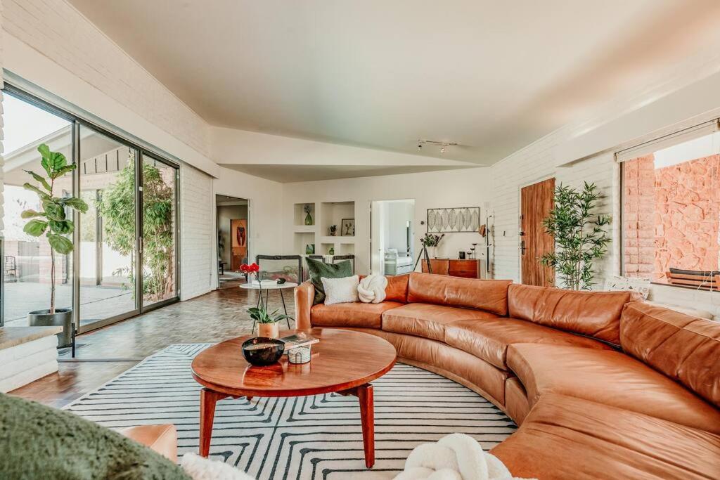 Three-Bedroom House photo 2