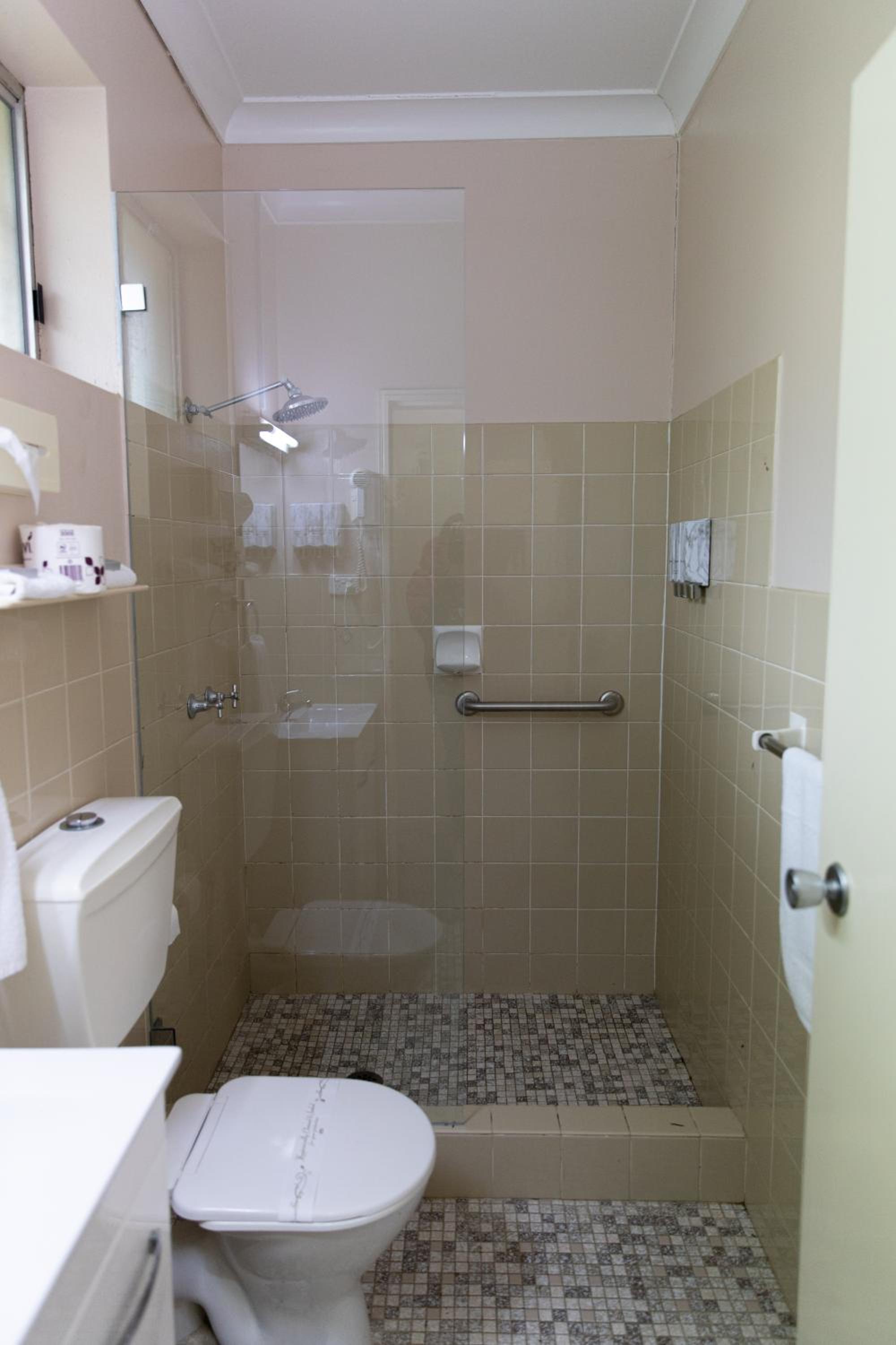 Deluxe Queen and Single Room photo 2