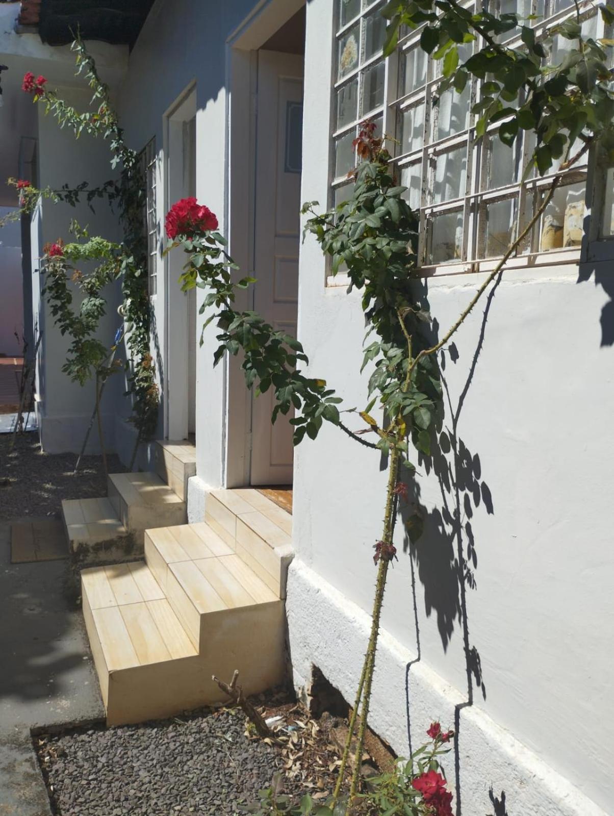 Five-Bedroom House photo 1