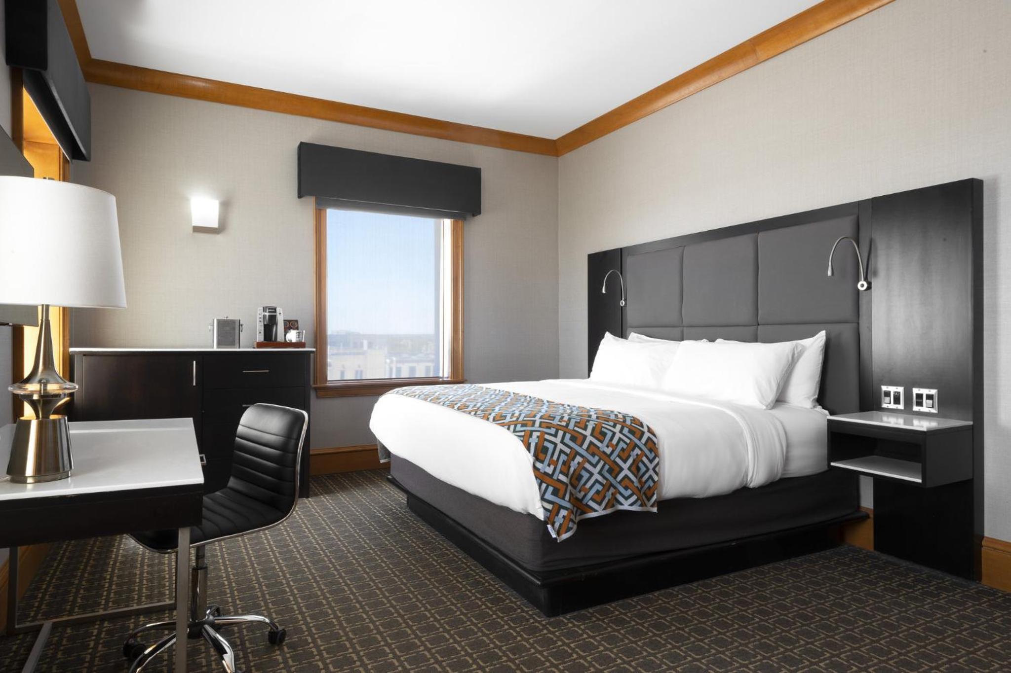 Premium King Room - Photo 1