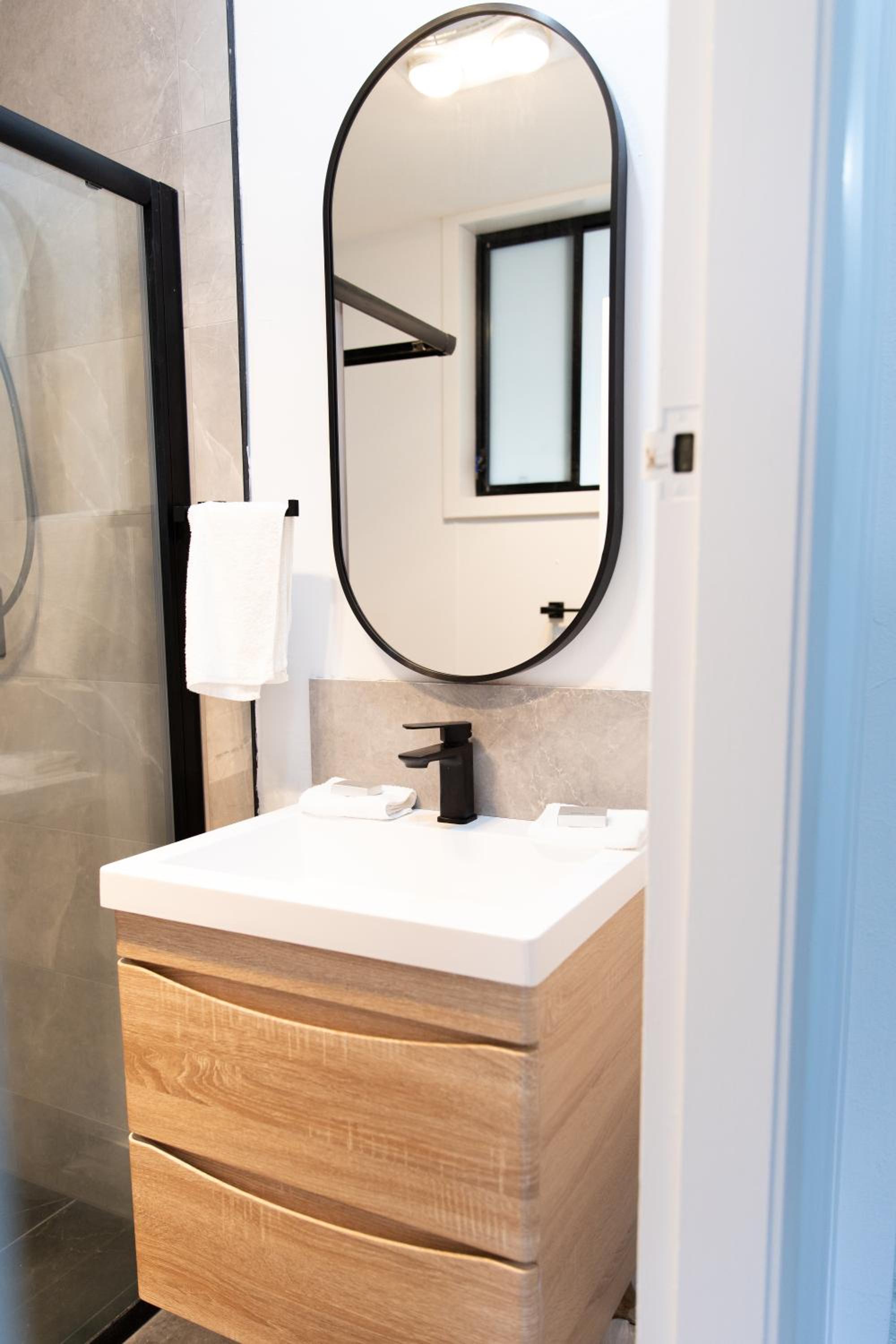 Deluxe Double and Single Room photo 2