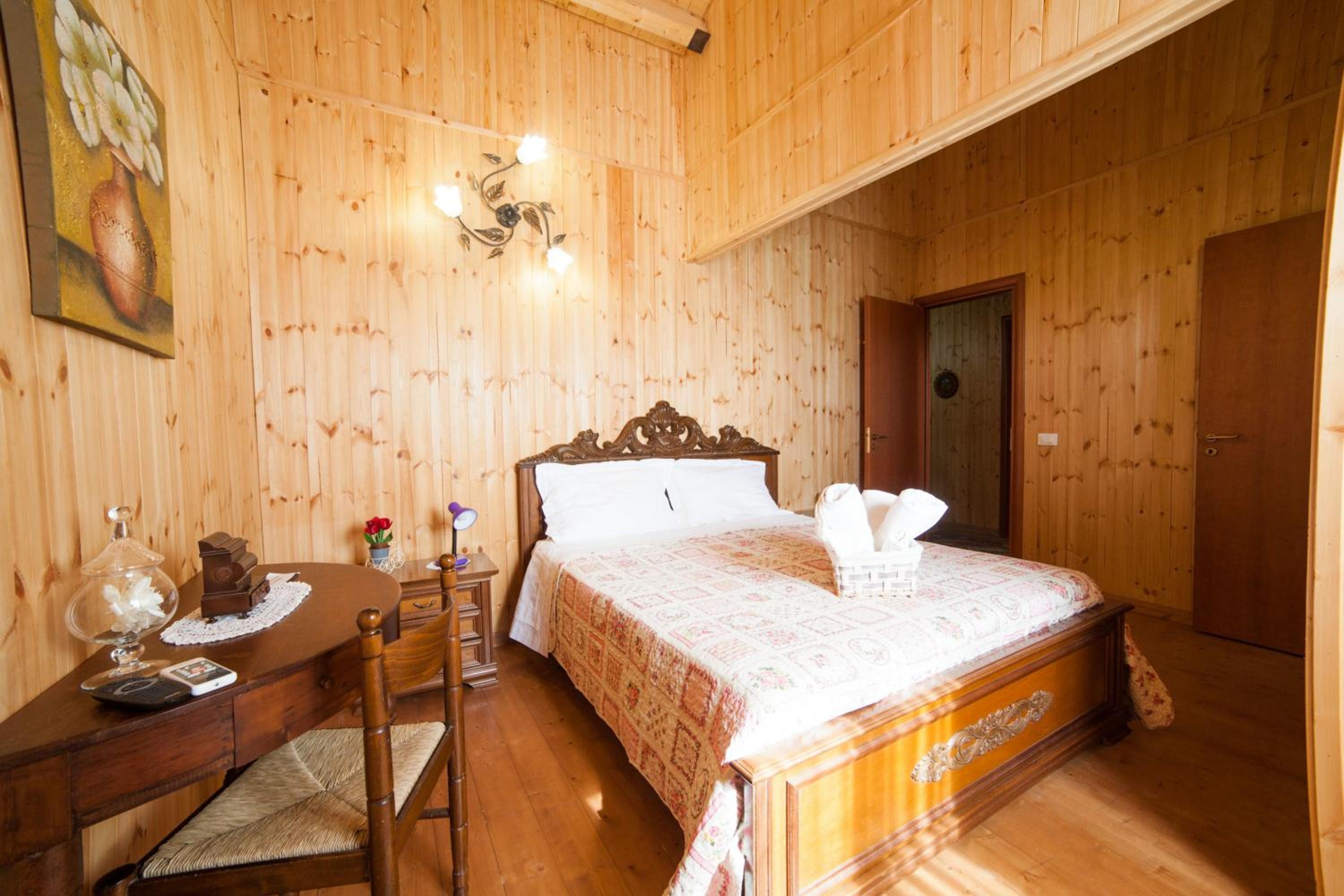 Double Room - Photo 15
