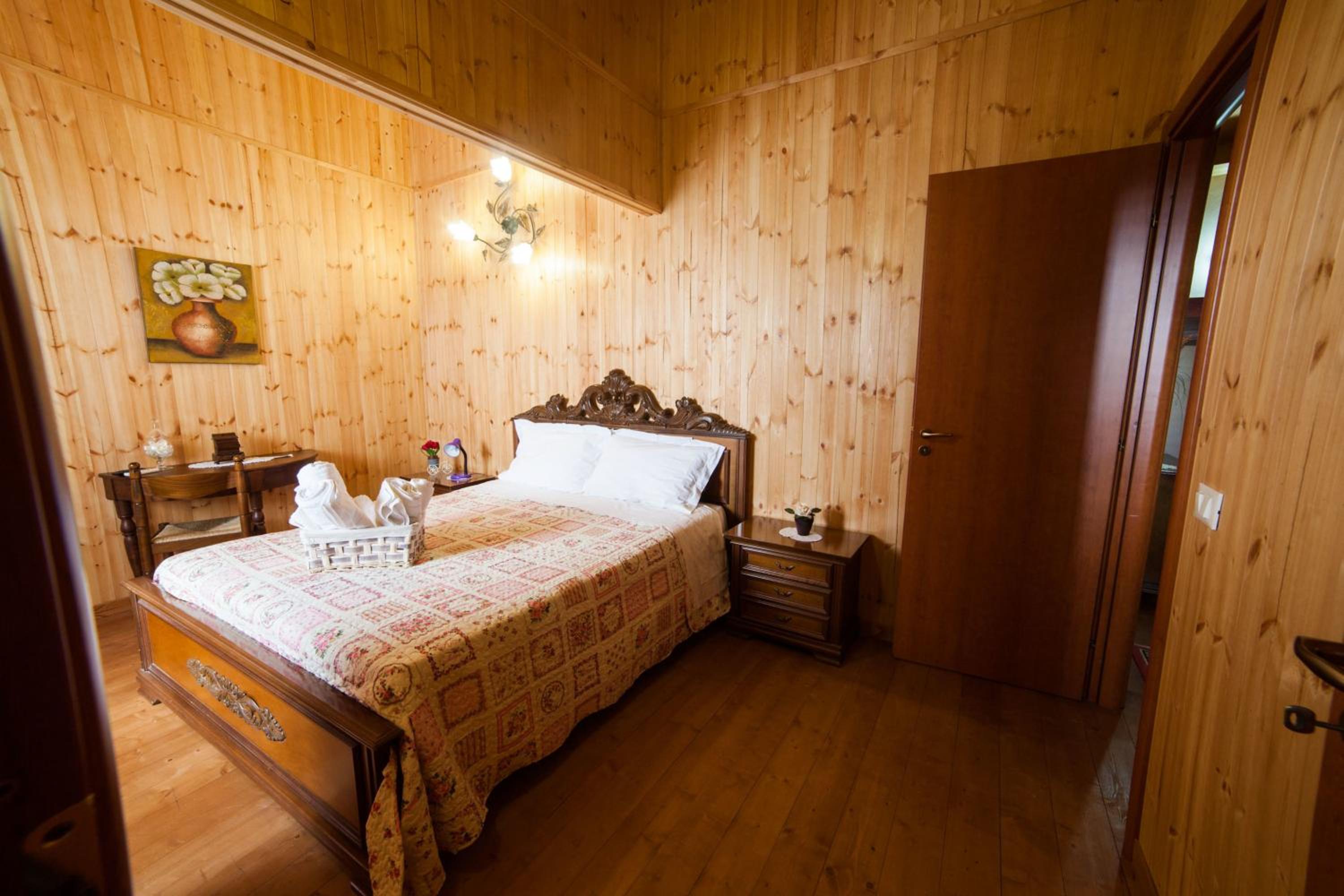 Double Room - Photo 8